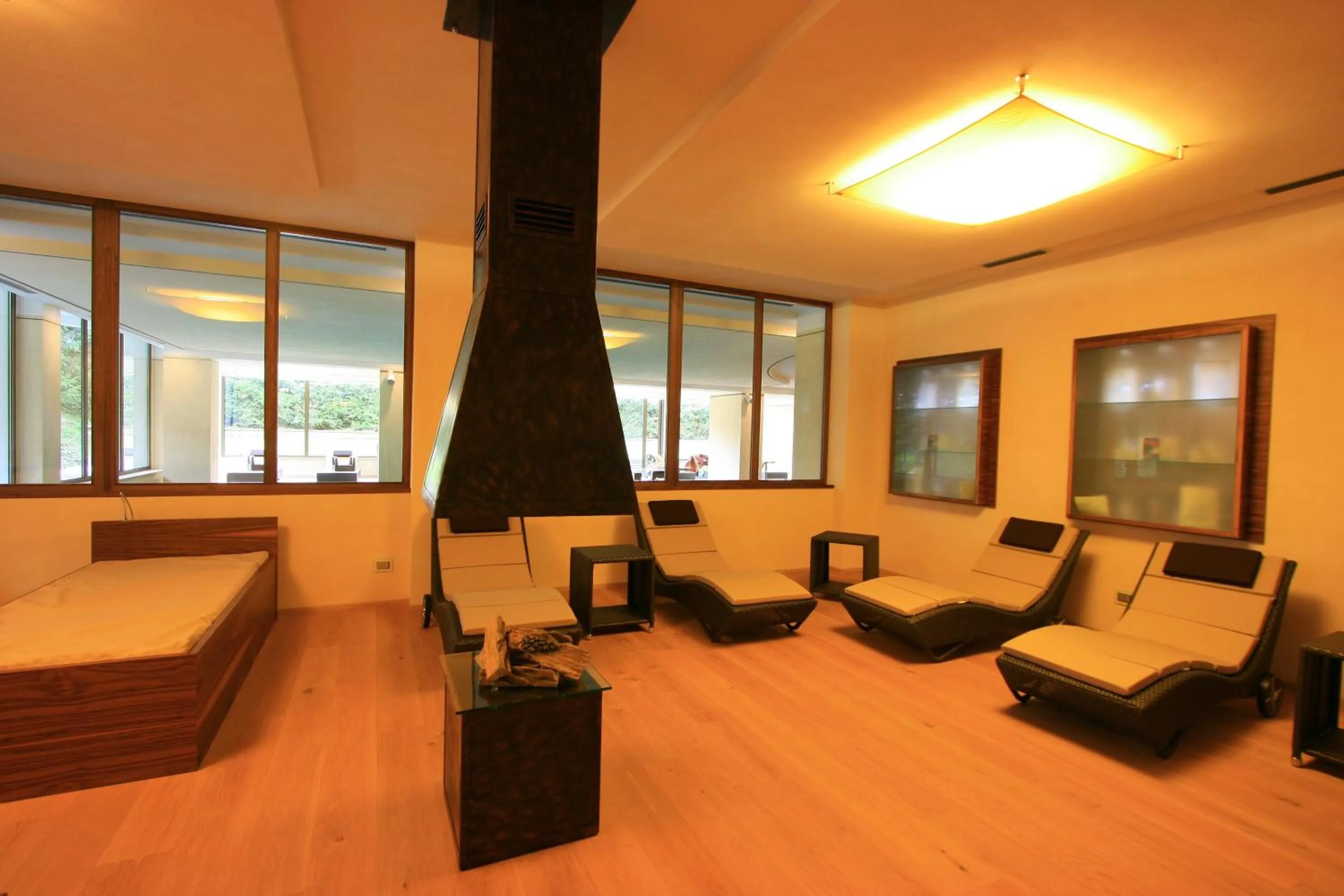 Hot Tub, Bed in Residence Anda