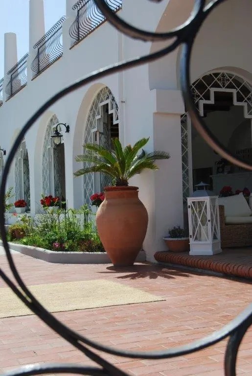 Property building in Hotel Rojas