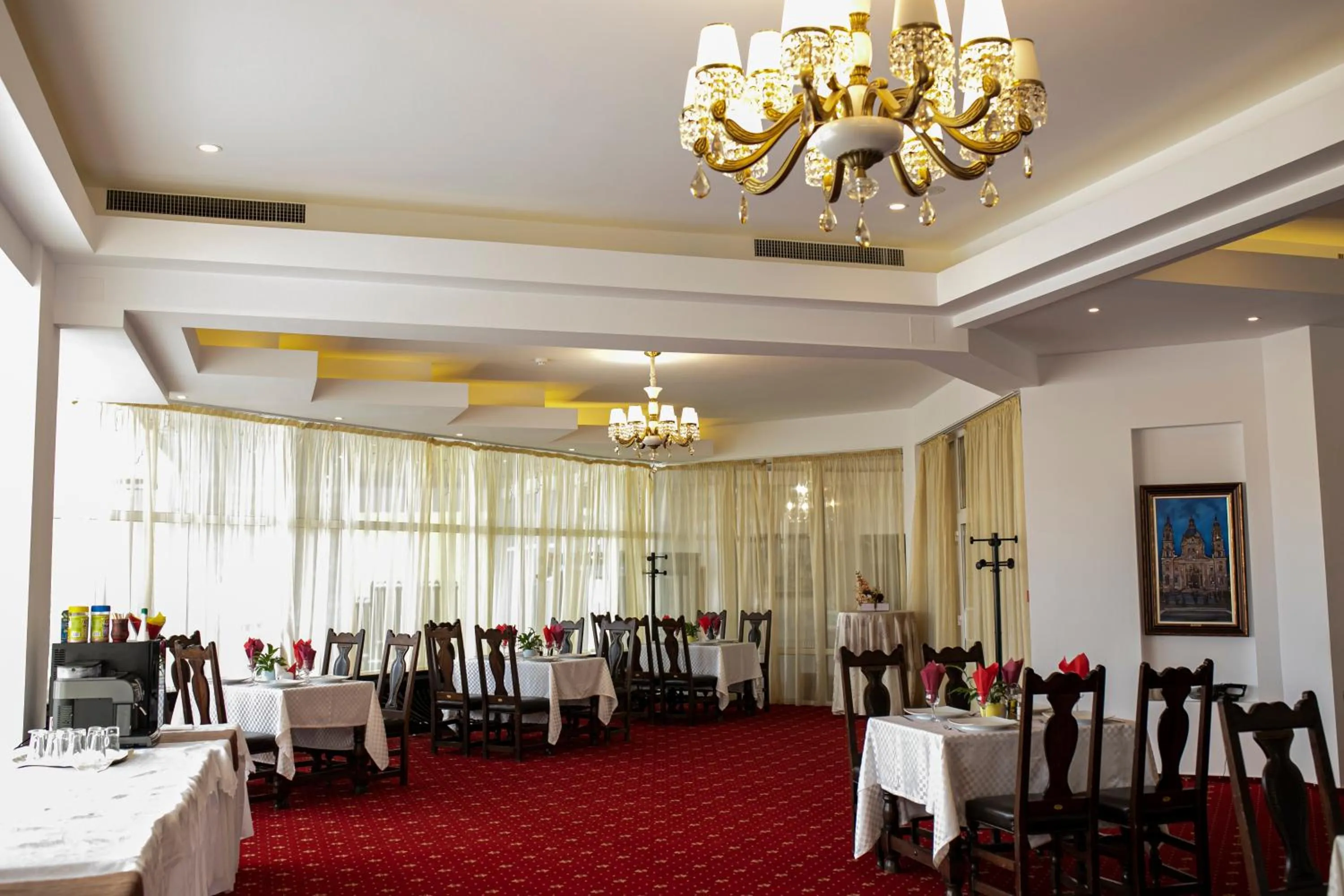 Restaurant/Places to Eat in Andy Grand Hotel