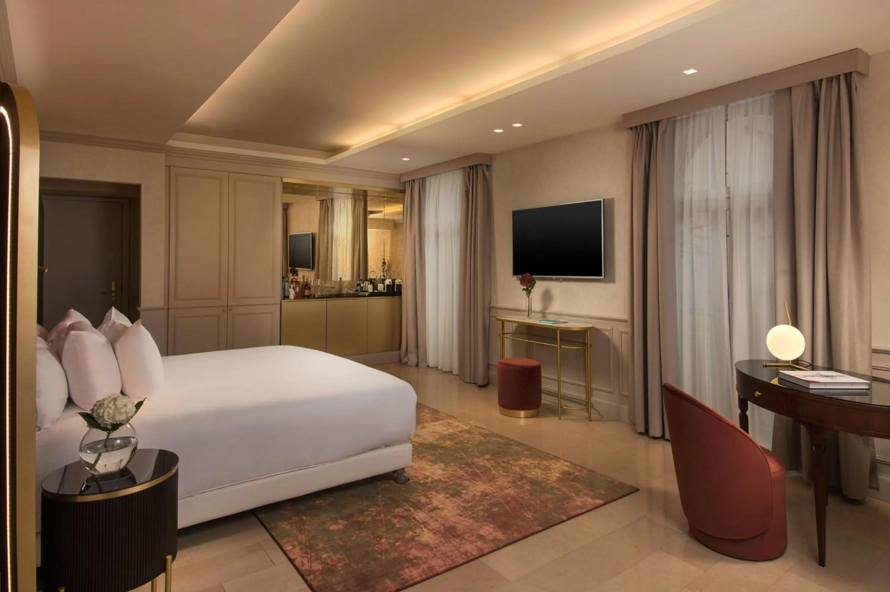 Photo of the whole room, Bed in NH Collection Palazzo Verona