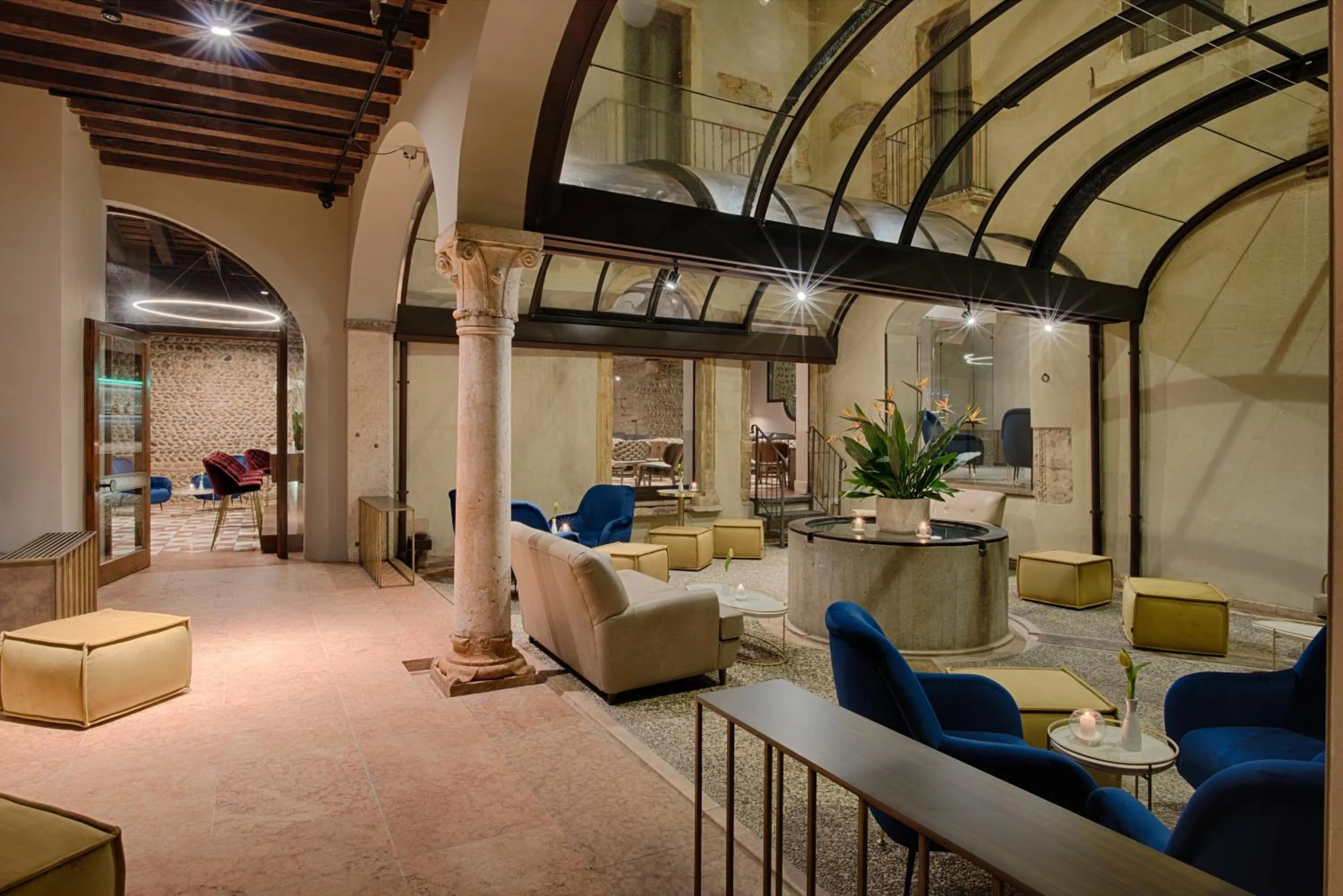 Lobby or reception in NH Collection Palazzo Verona
