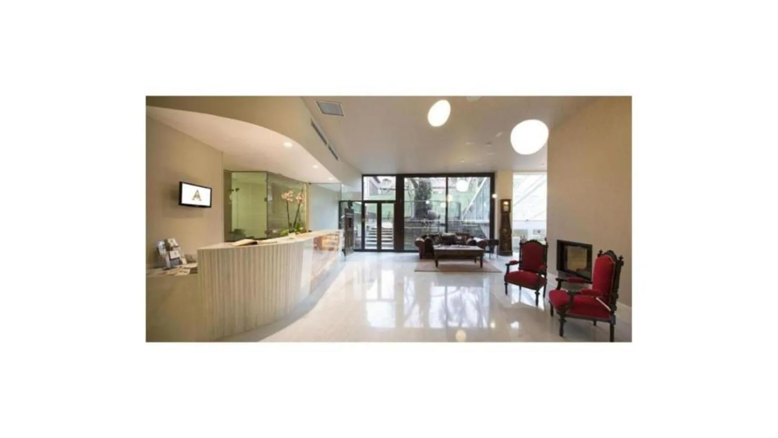 Lobby or reception in U-Hotel Spa Ciudad de Astorga