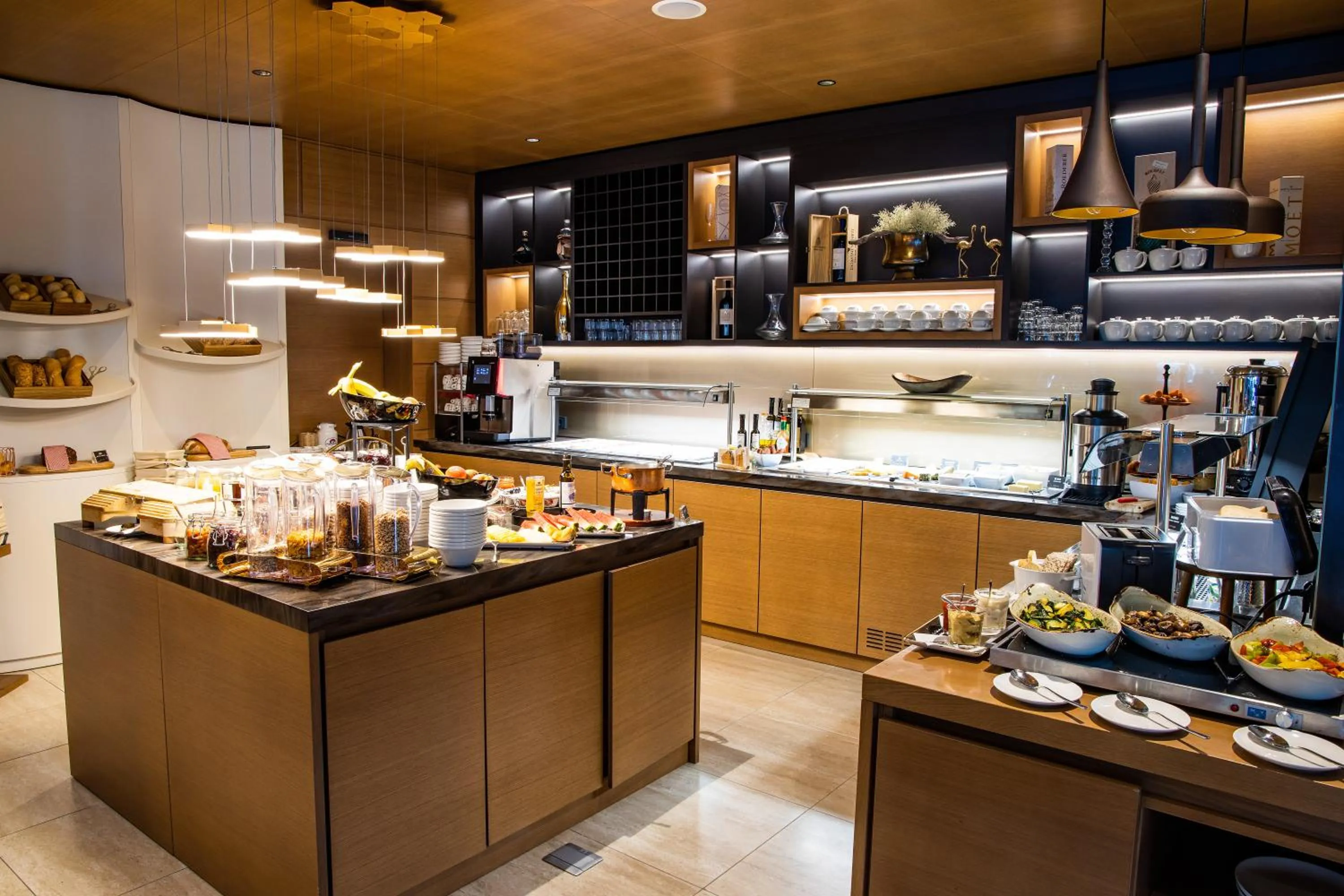 Buffet breakfast in Hotel Seven