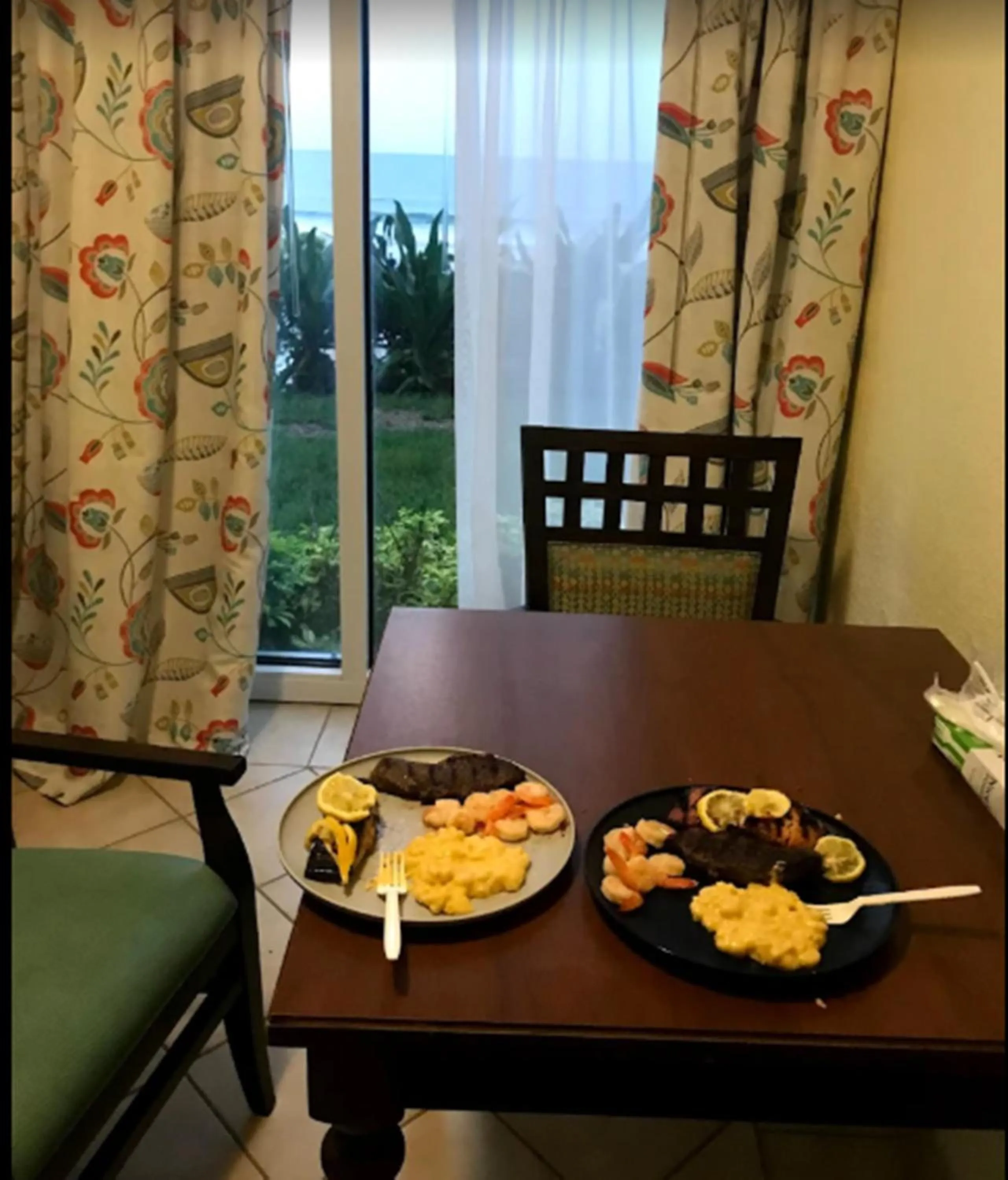 Breakfast in Best Western Aku Tiki Inn