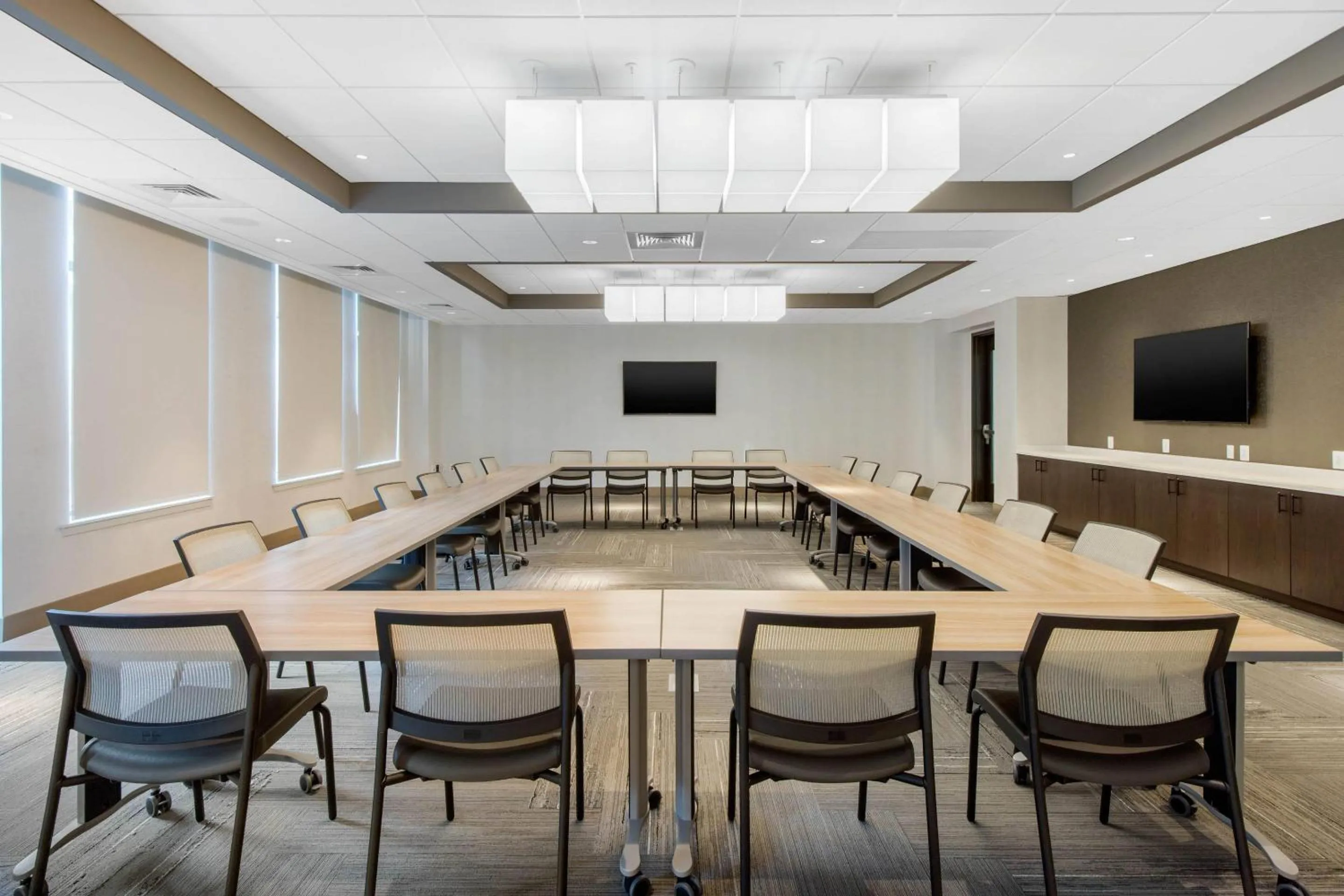 Meeting/conference room in Cambria Hotel College Park