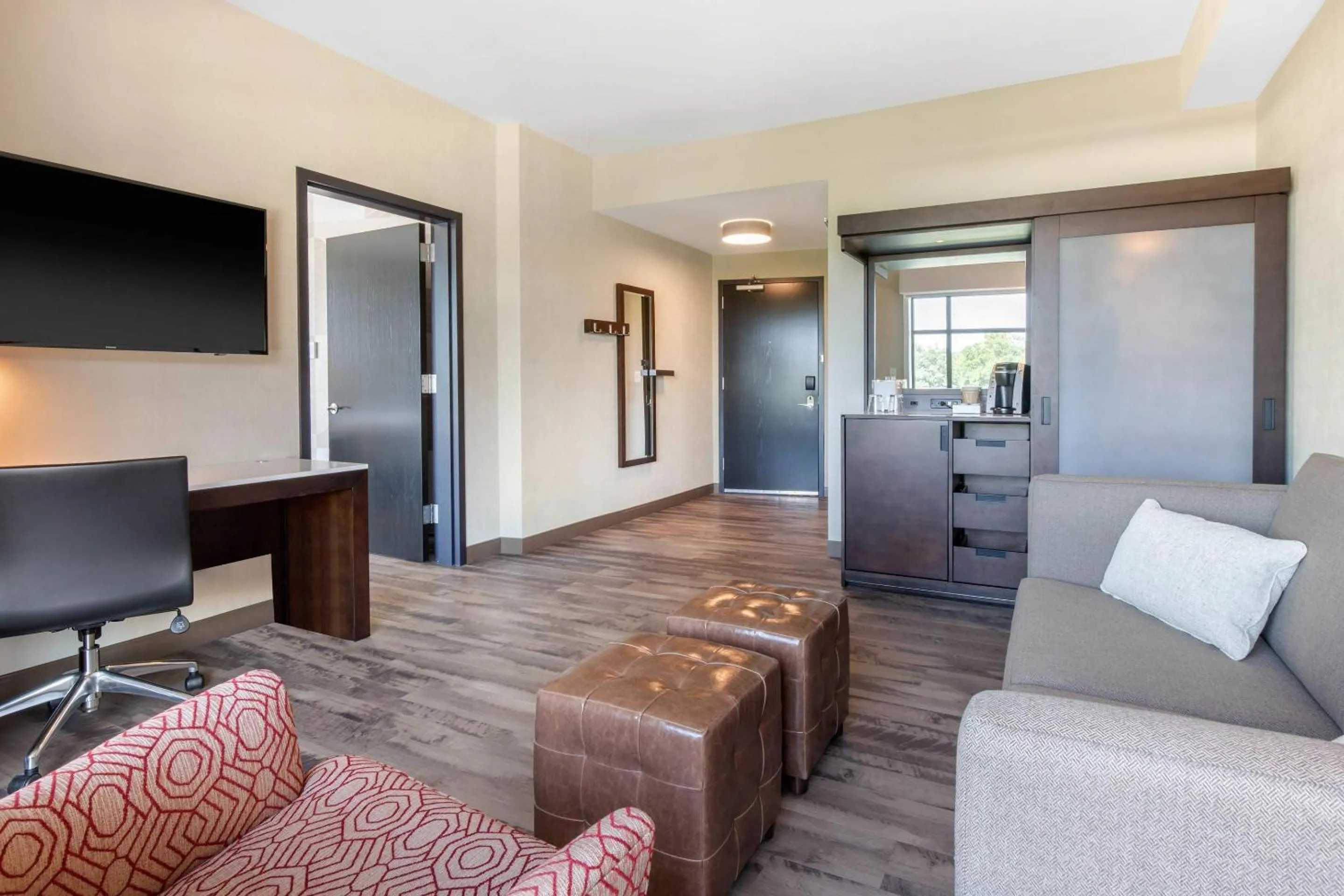 Bedroom in Cambria Hotel College Park