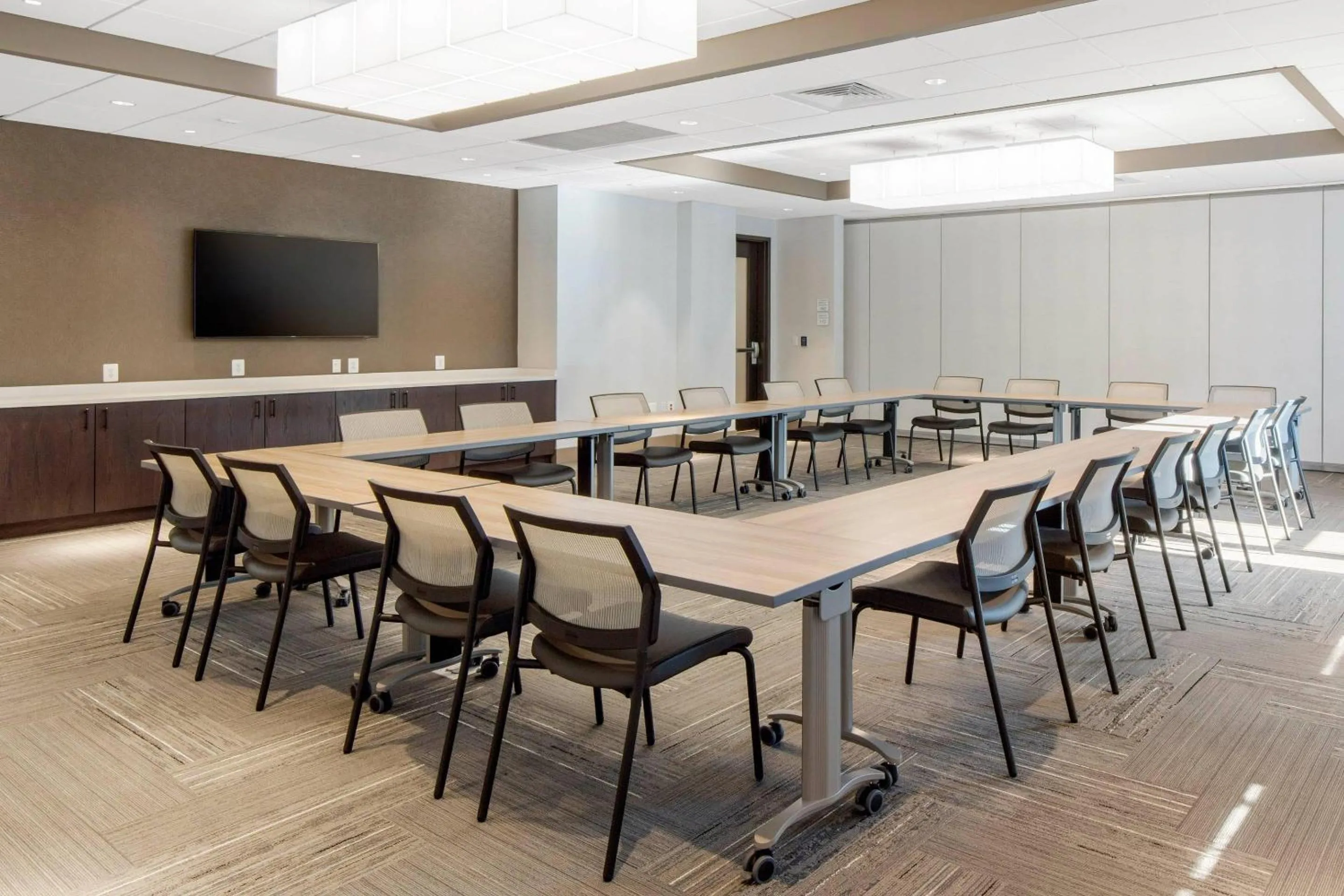 Meeting/conference room in Cambria Hotel College Park