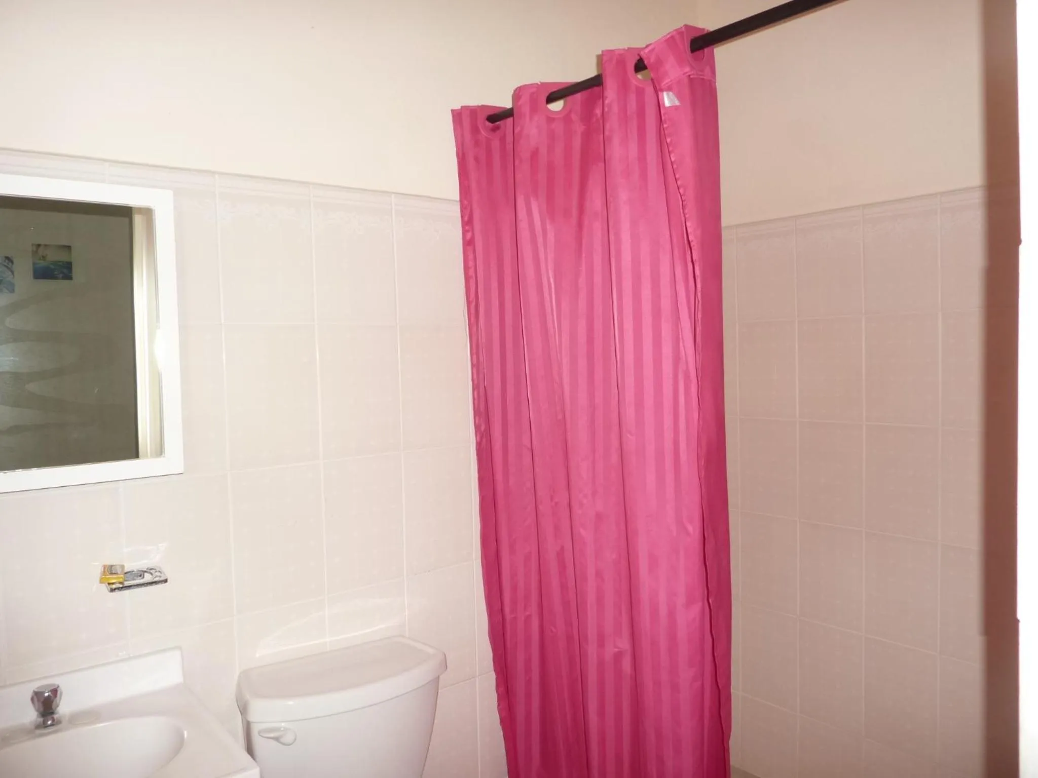 Toilet in La Heliconia & Day Spa