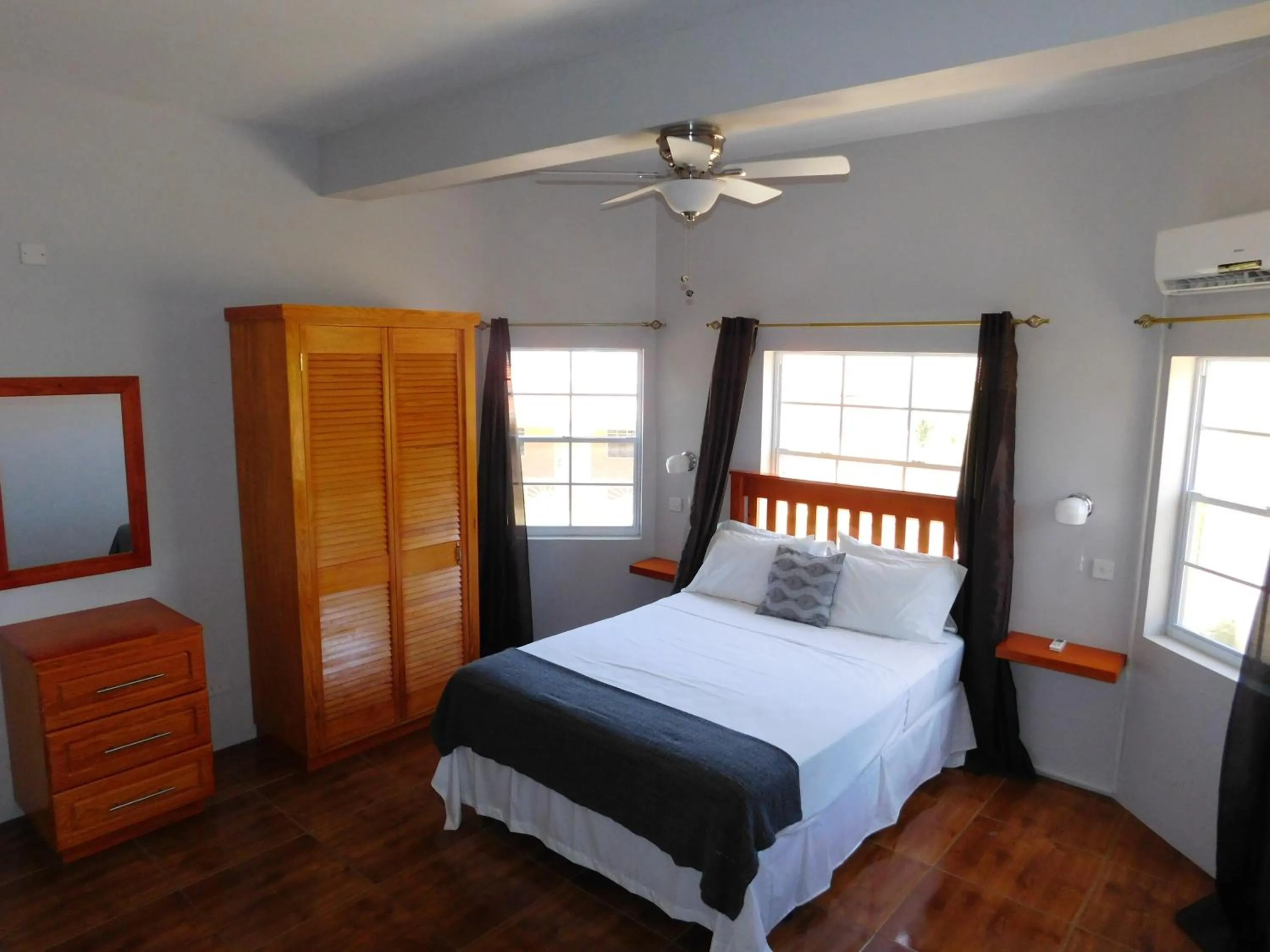 Bedroom, Bed in La Heliconia & Day Spa