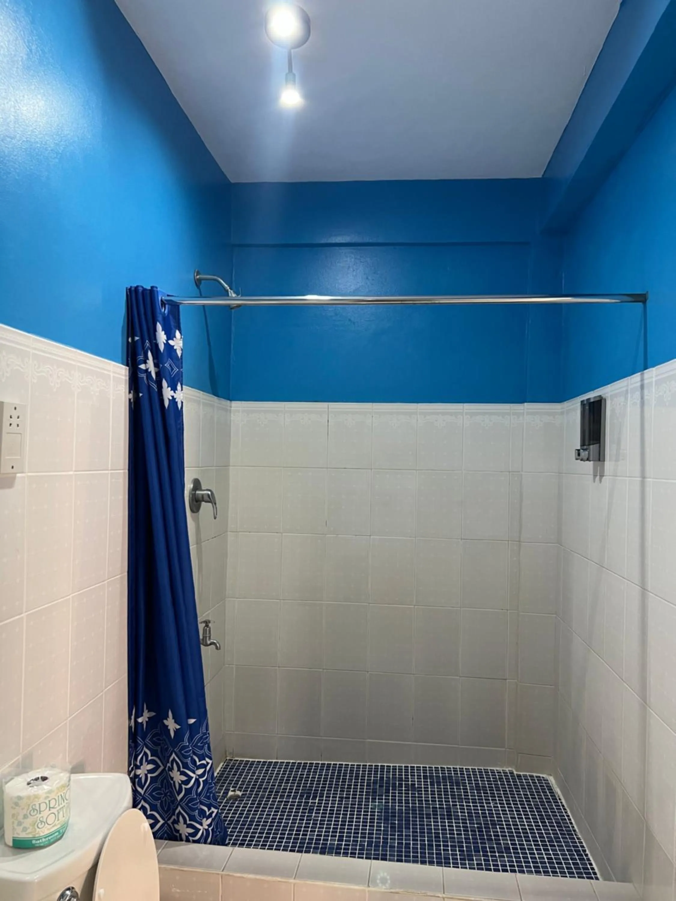 Shower in La Heliconia & Day Spa