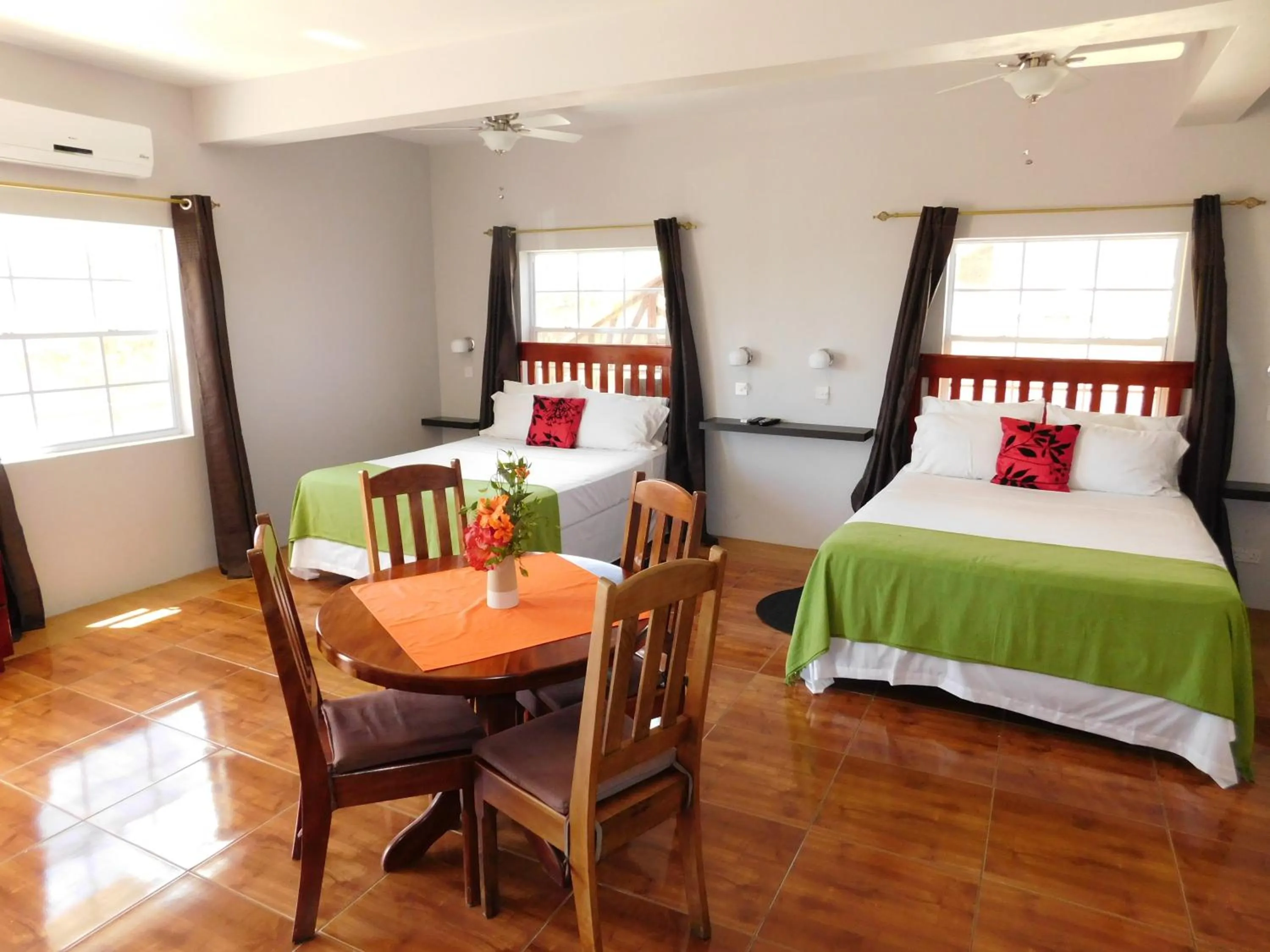 Bedroom, Bed in La Heliconia & Day Spa