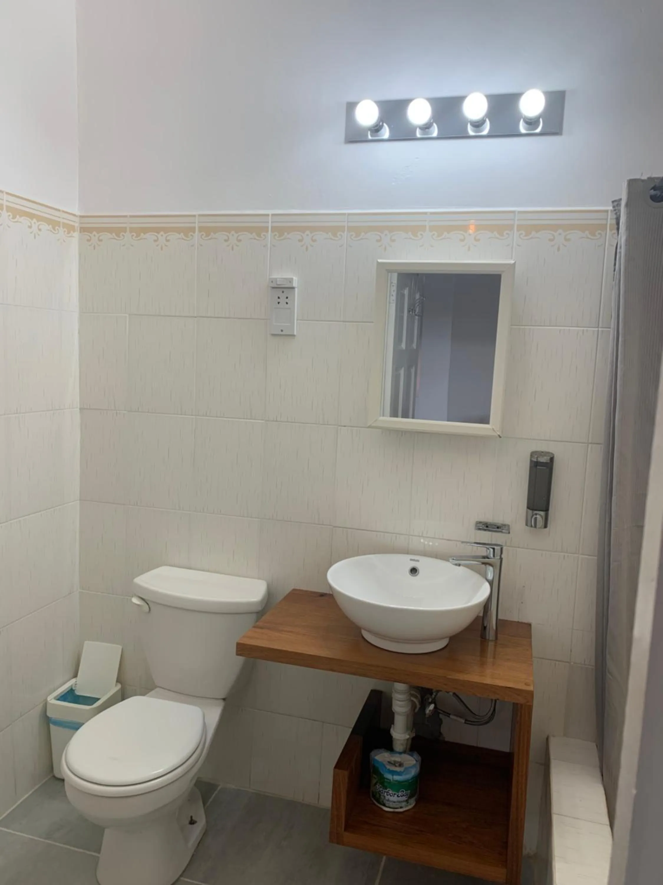 Bathroom in La Heliconia & Day Spa