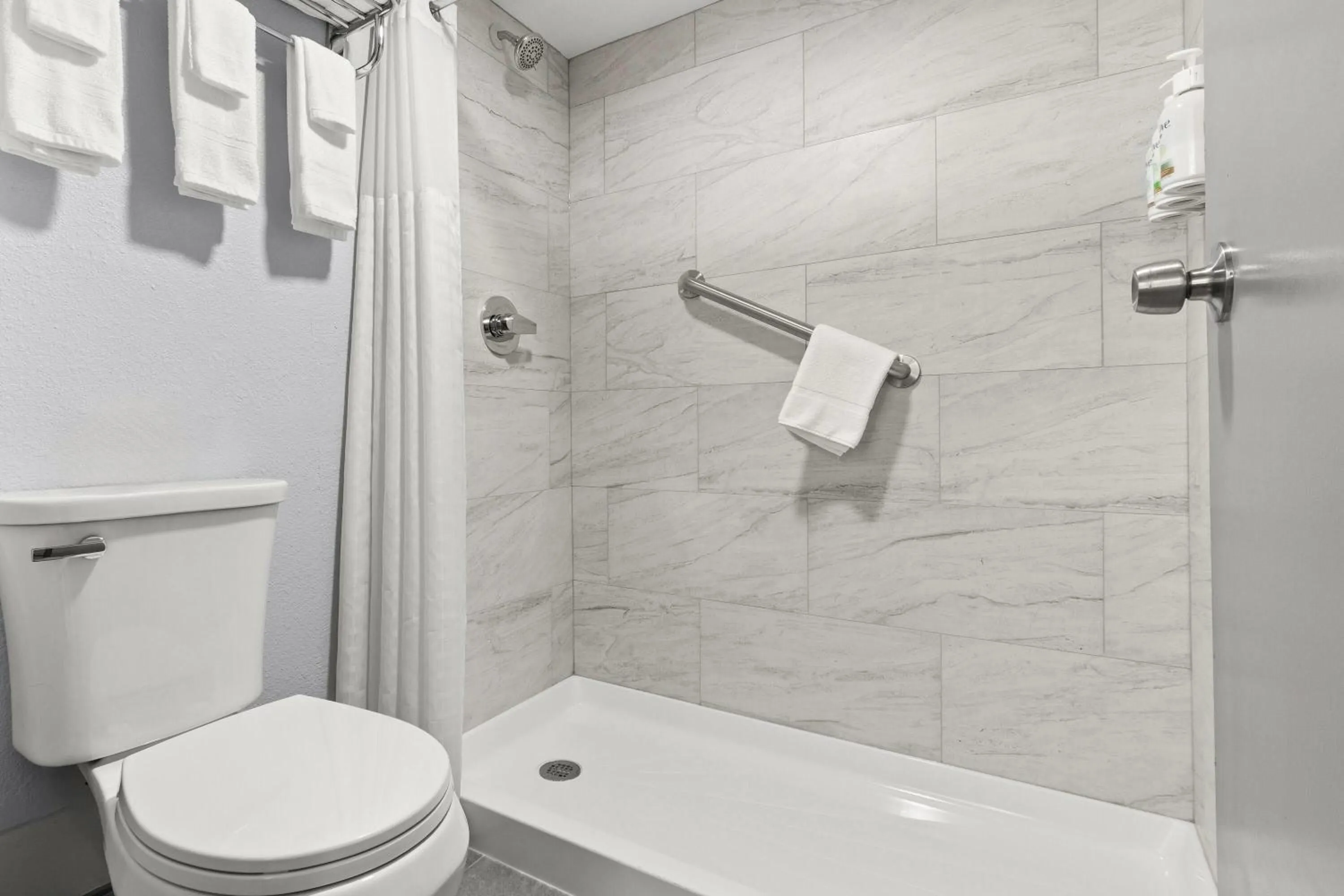 Bathroom in Baymont by Wyndham Batavia - Darien Lake