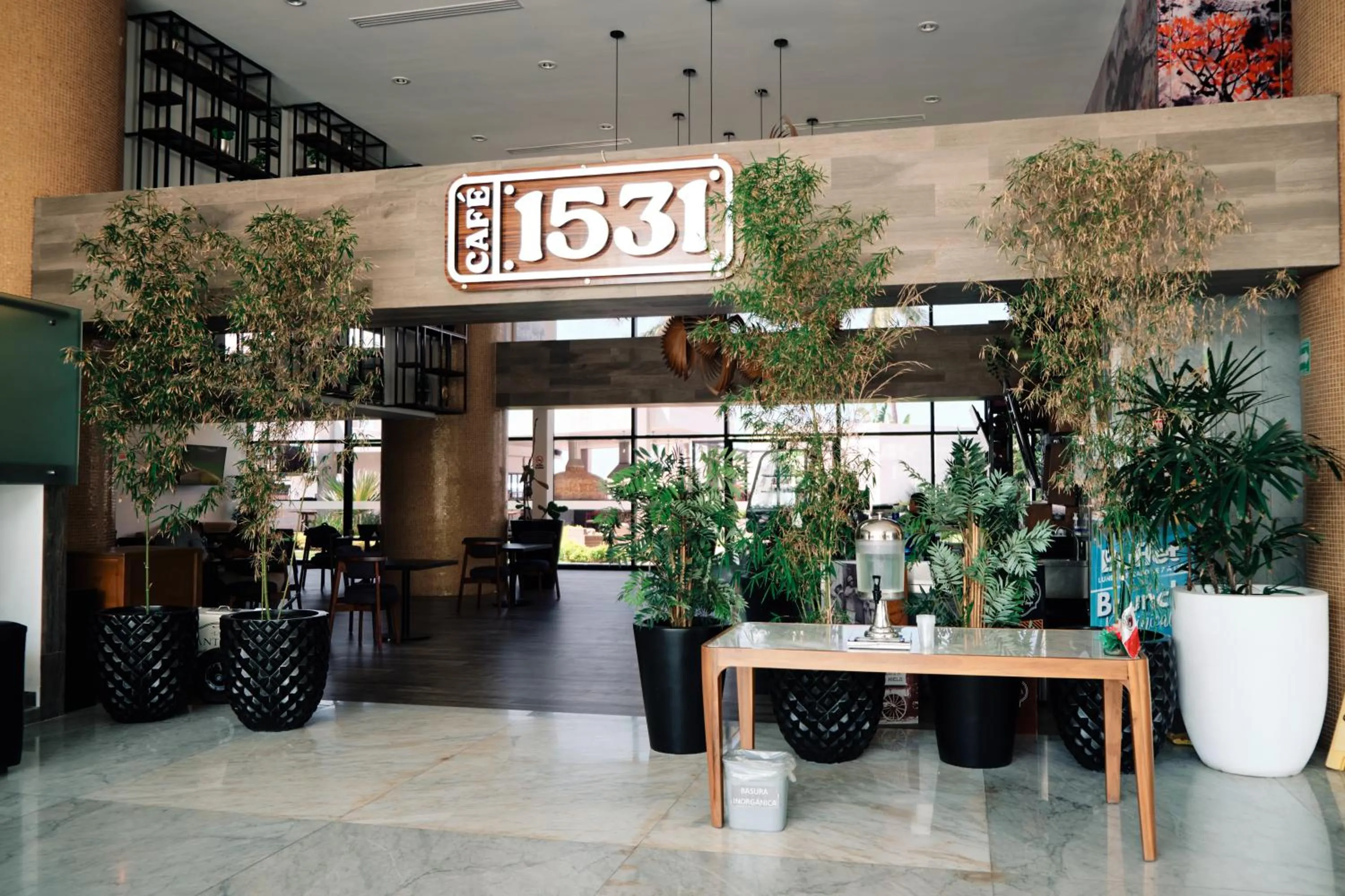 Restaurant/places to eat in The Inn at Mazatlan