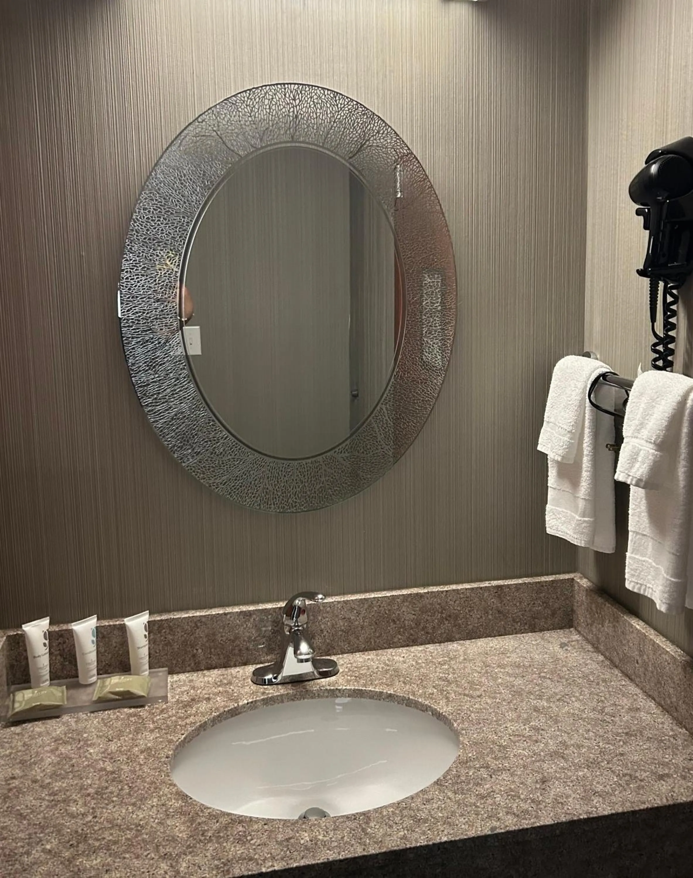 Bathroom in Country Inn & Suites by Radisson, Delta Park North Portland