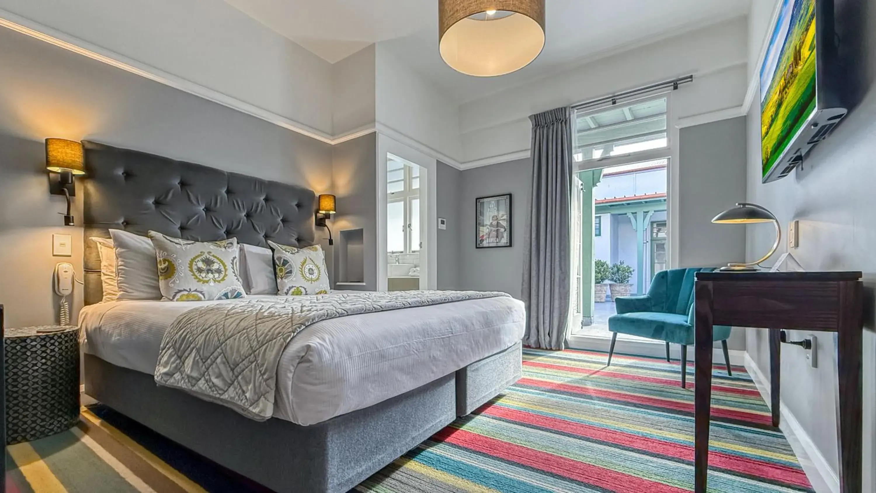 Superior King Room in Art Deco Masonic Hotel Superior King Room in Art Deco Masonic Hotel