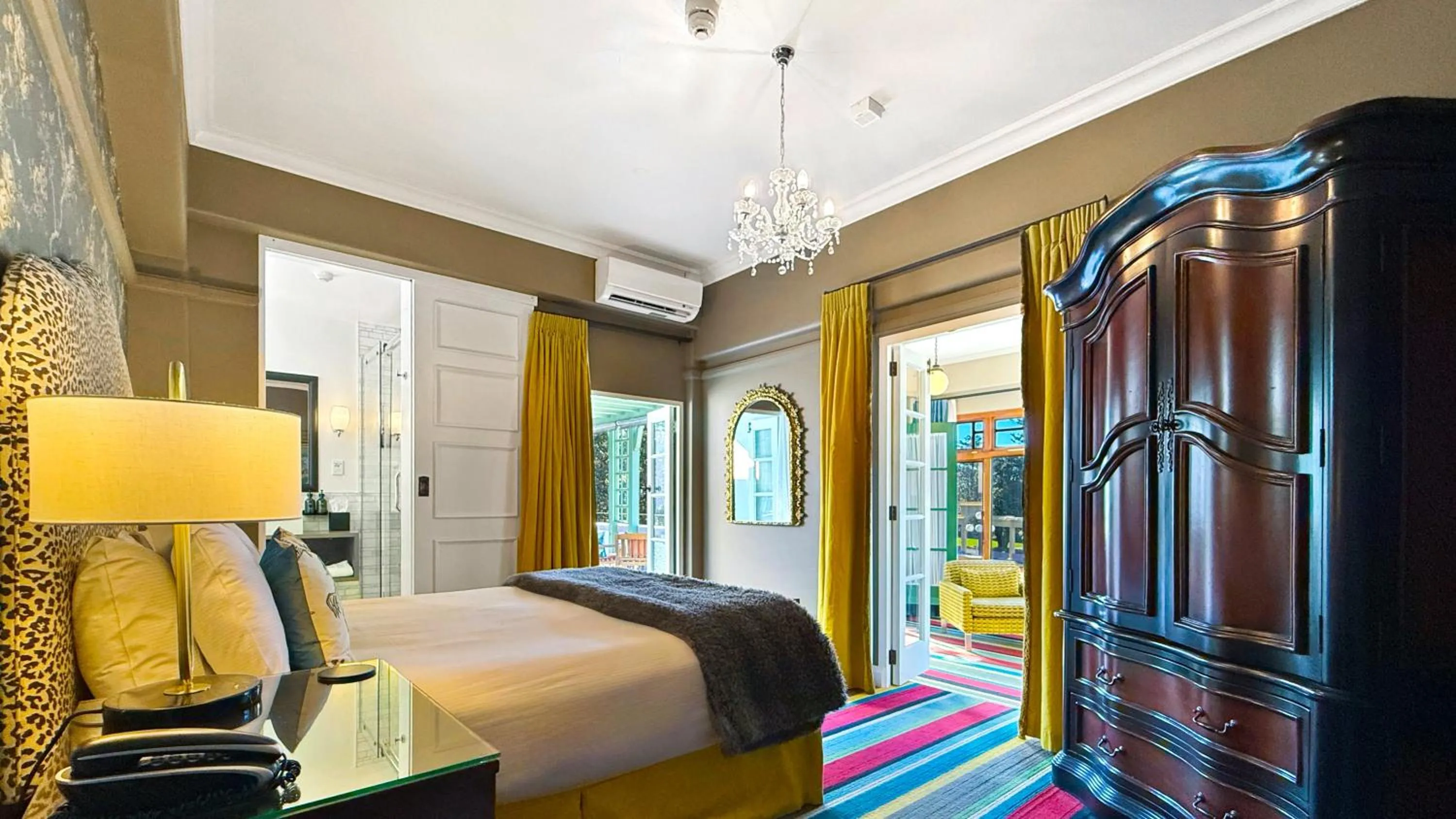 Bedroom, Bed in Art Deco Masonic Hotel