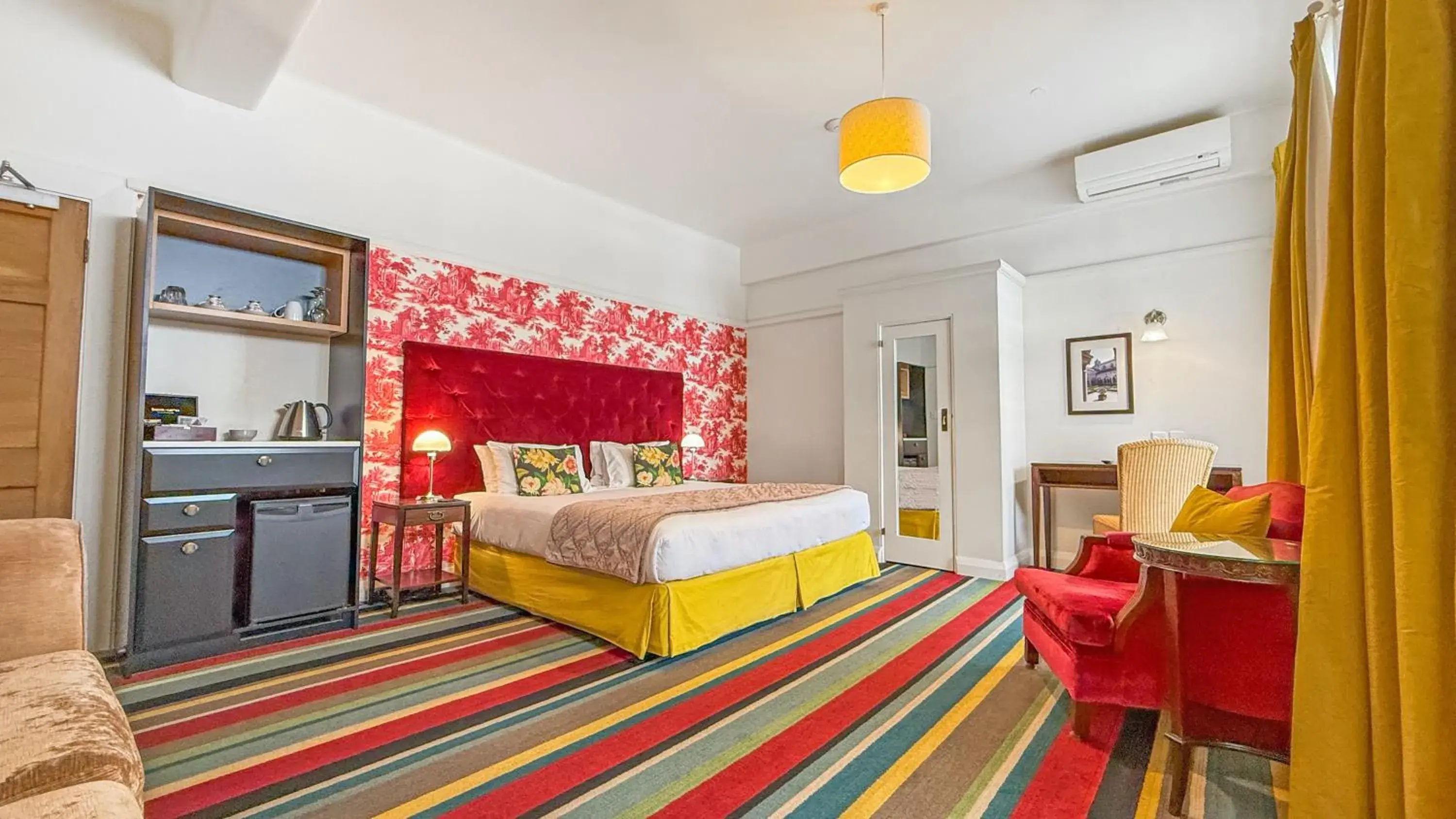 Deluxe Studio in Art Deco Masonic Hotel Deluxe Studio in Art Deco Masonic Hotel