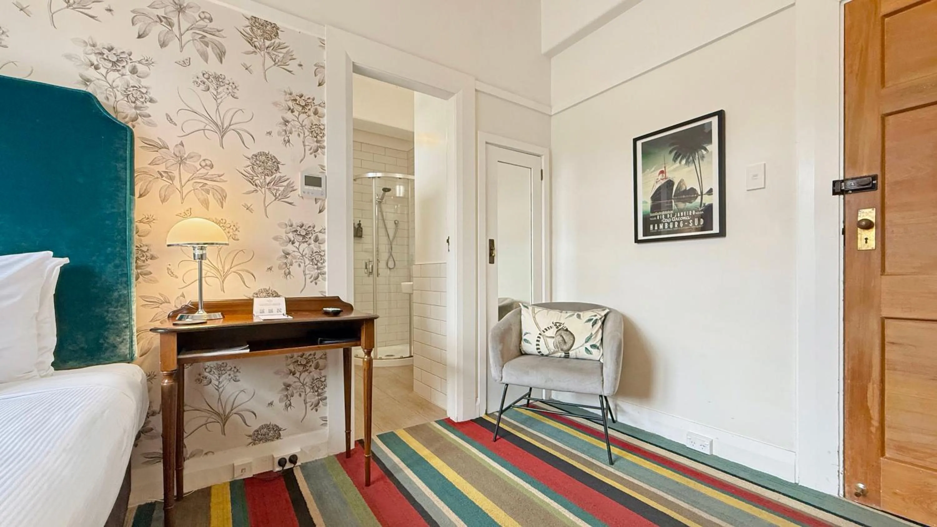 Seating area, Bed in Art Deco Masonic Hotel