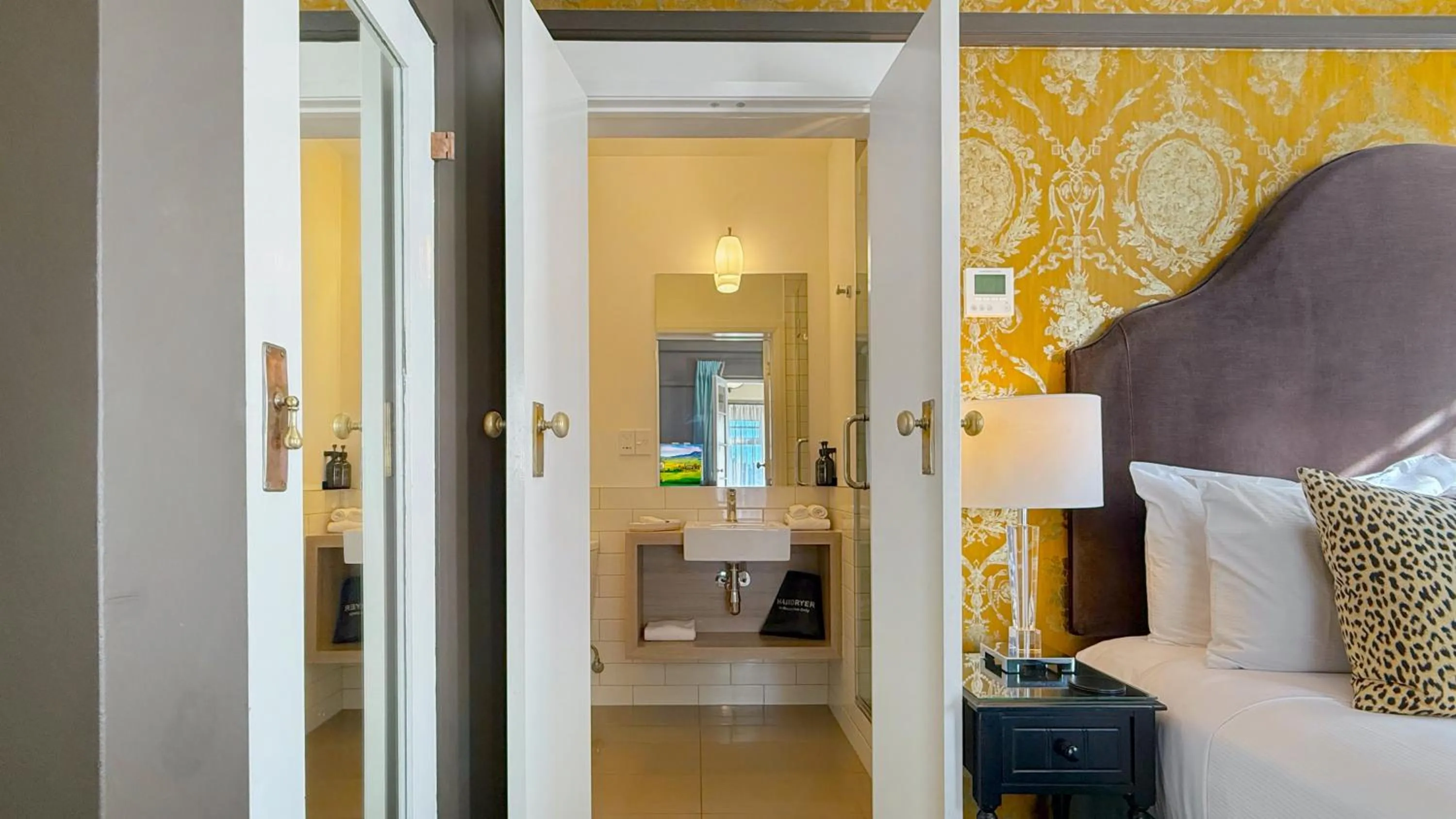 Bathroom, Bed in Art Deco Masonic Hotel