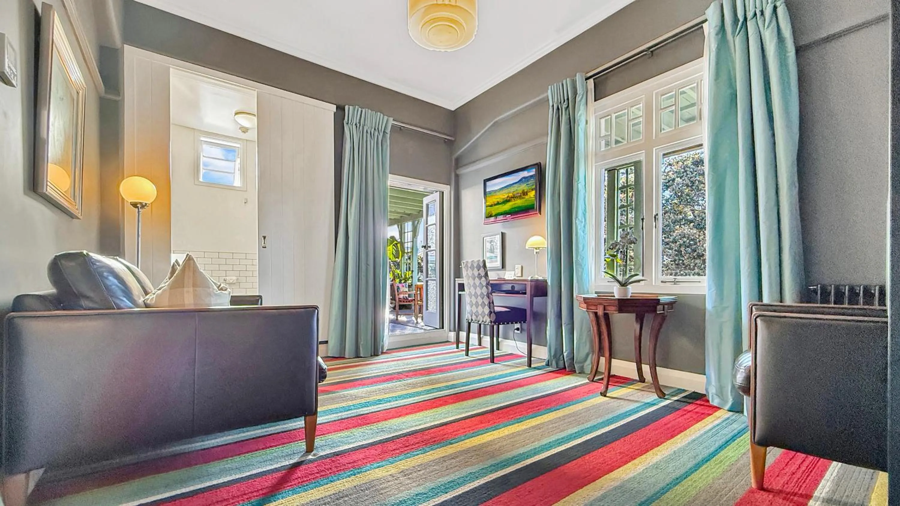 Living room in Art Deco Masonic Hotel