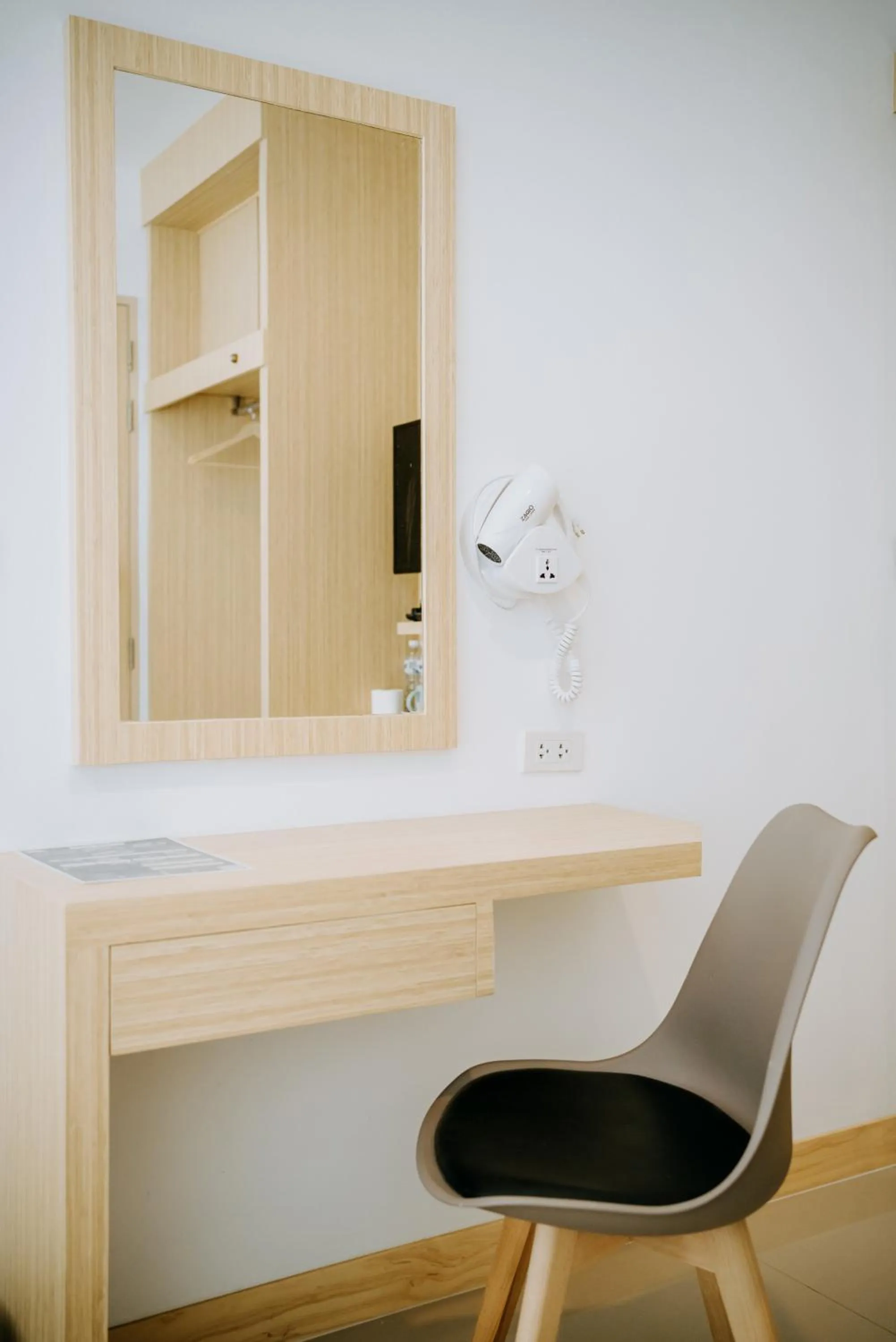 hair dresser in Circle Inn Ao Nam Mao