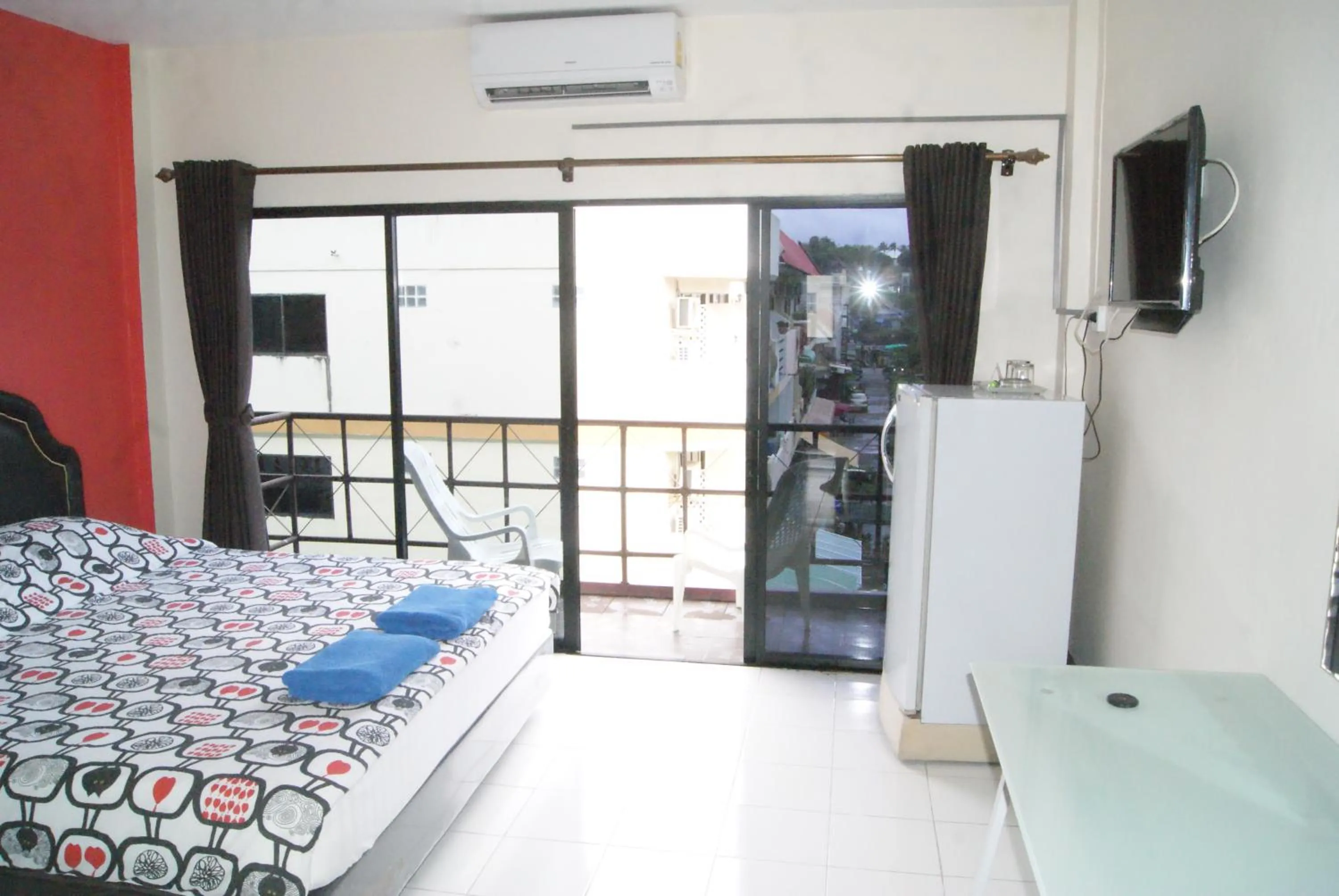 Photo of the whole room, Bed in Pineapple Guesthouse