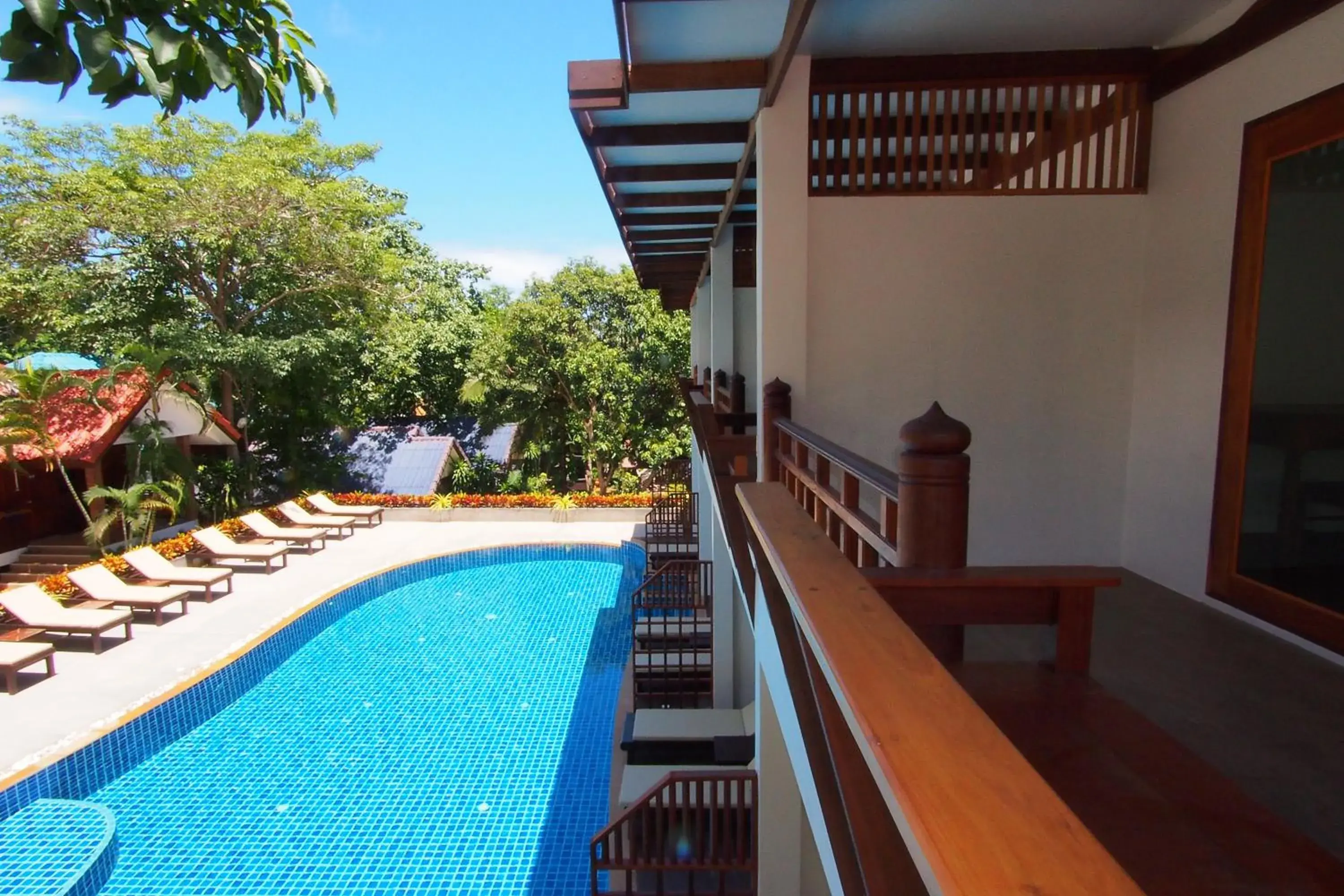 Twin Room with Pool View in Blue Diamond Resort Twin Room with Pool View in Blue Diamond Resort