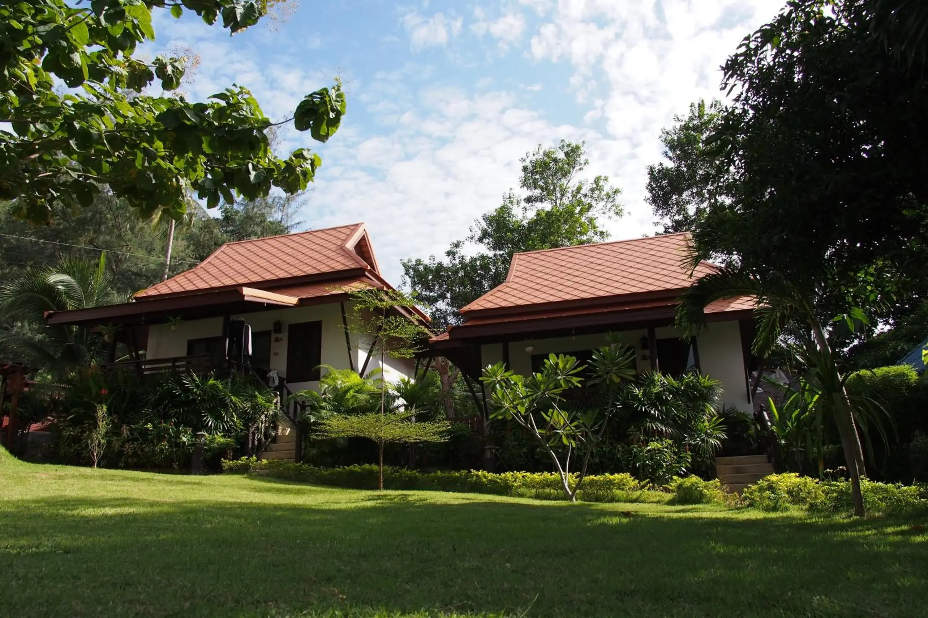 Deluxe Bungalow with Garden View - Twin Bed in Blue Diamond Resort Deluxe Bungalow with Garden View - Twin Bed in Blue Diamond Resort