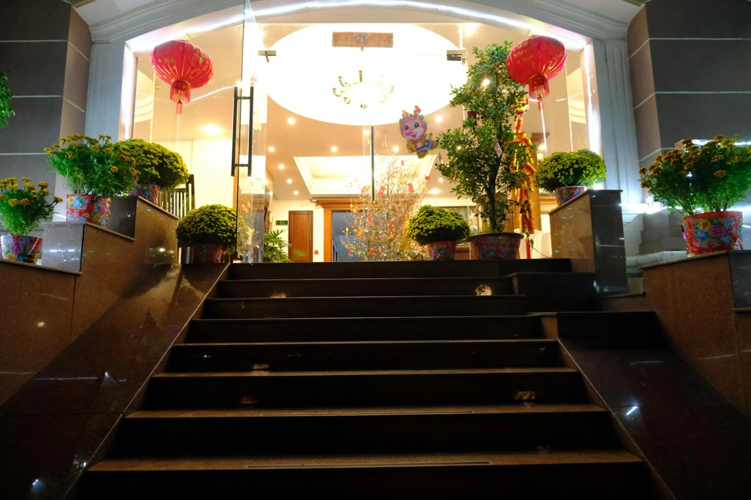 Hoa Phat Hotel & Apartment