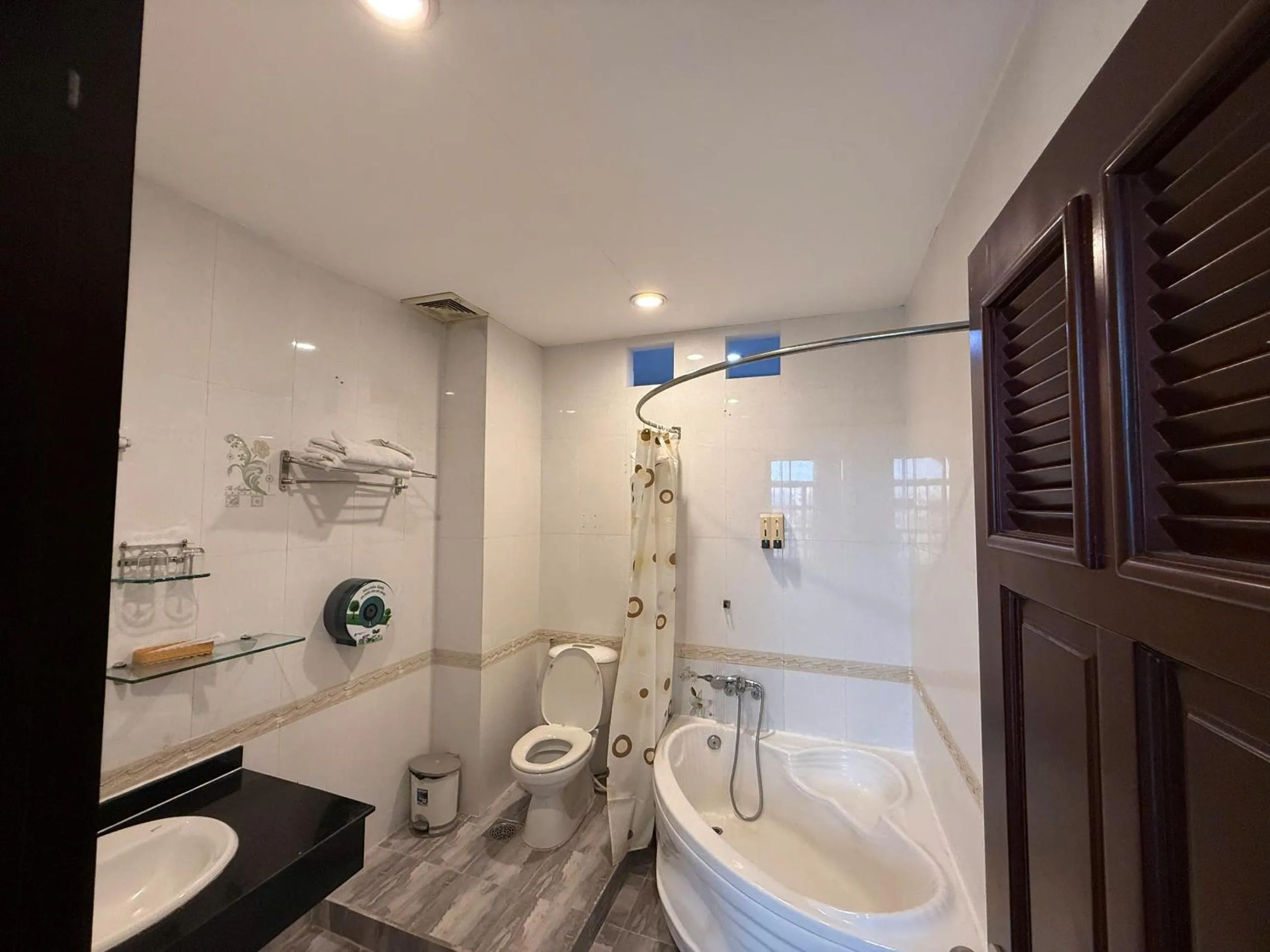 Hoa Phat Hotel & Apartment