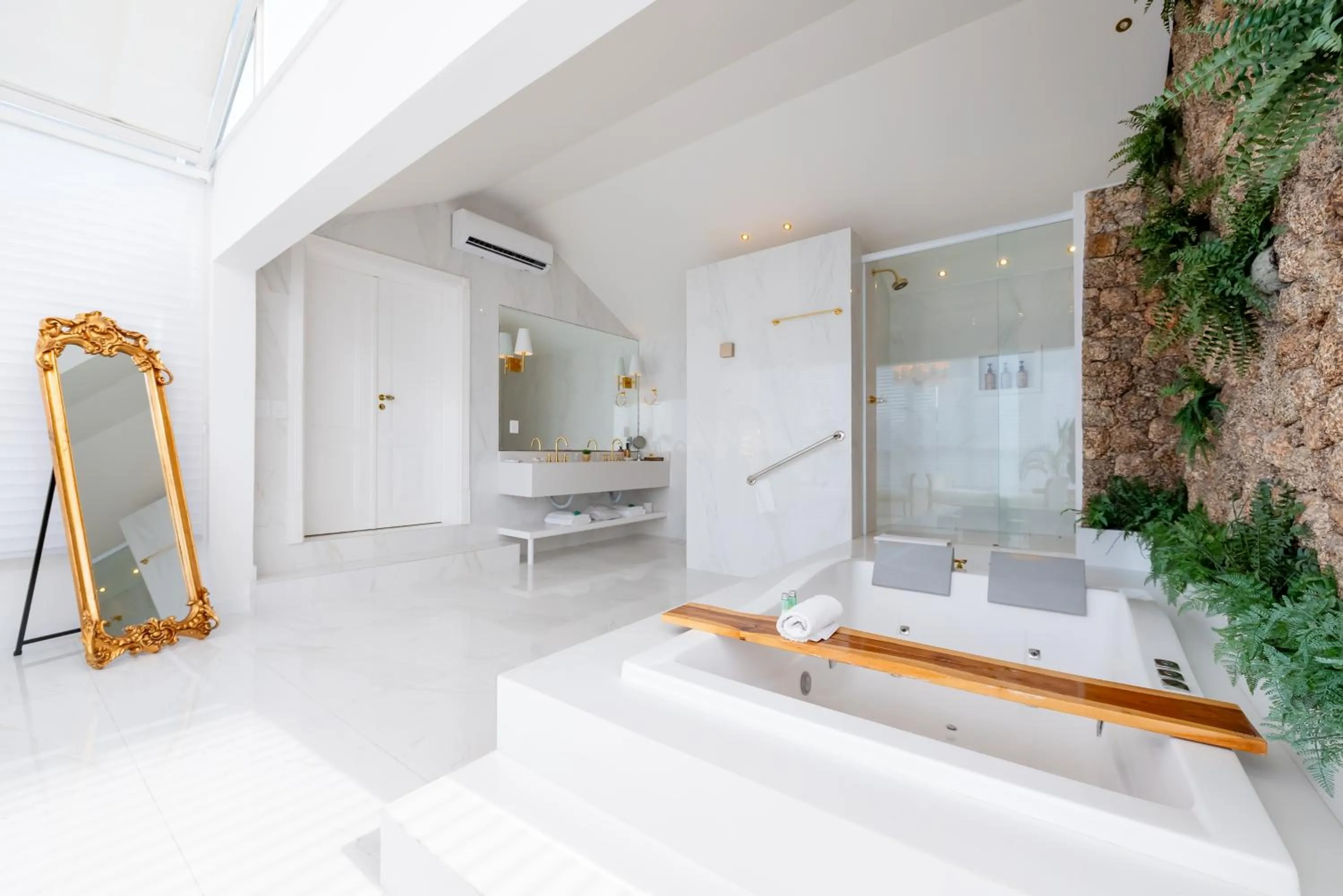 Shower in Villa do Vale Boutique Hotel