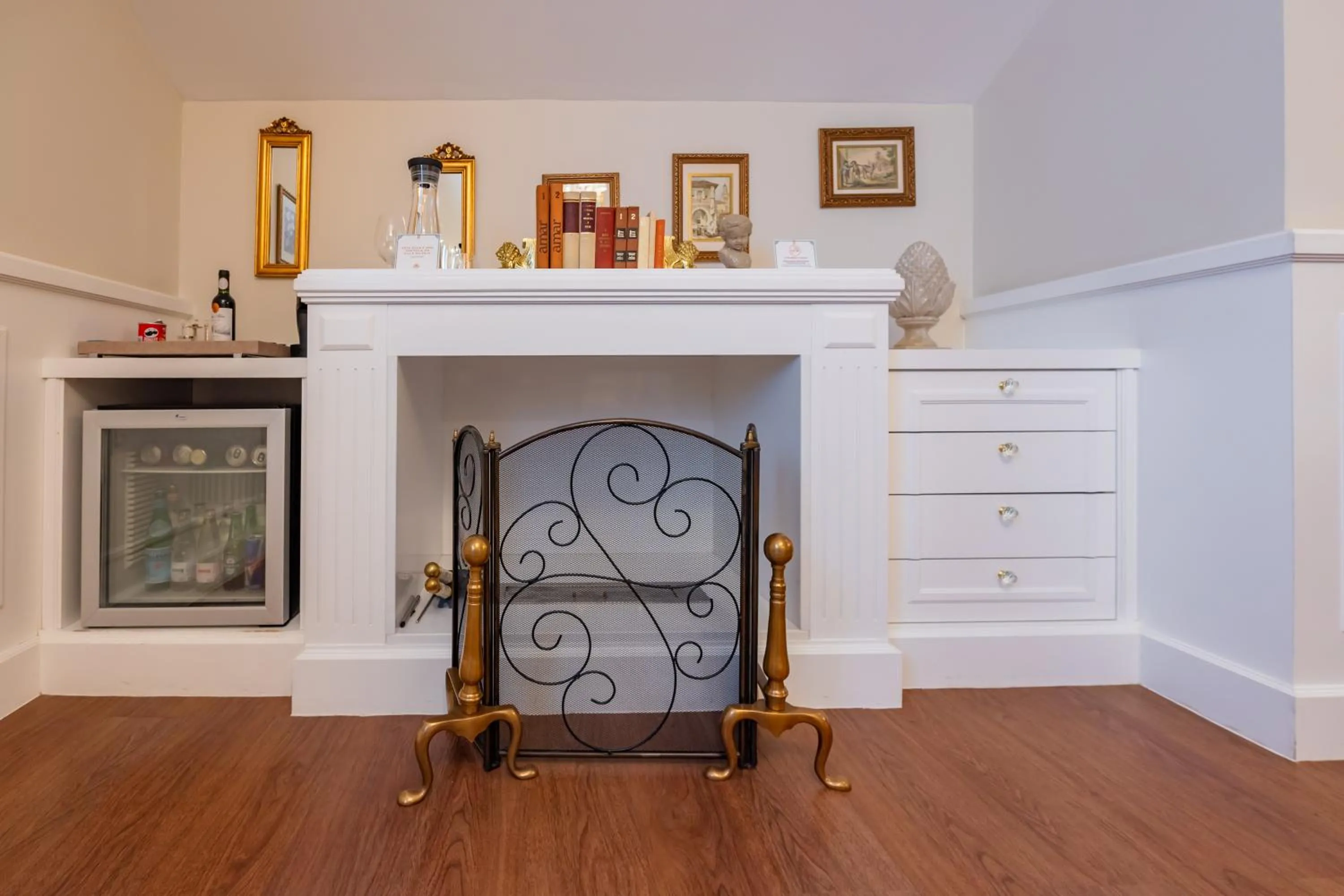 fireplace in Villa do Vale Boutique Hotel