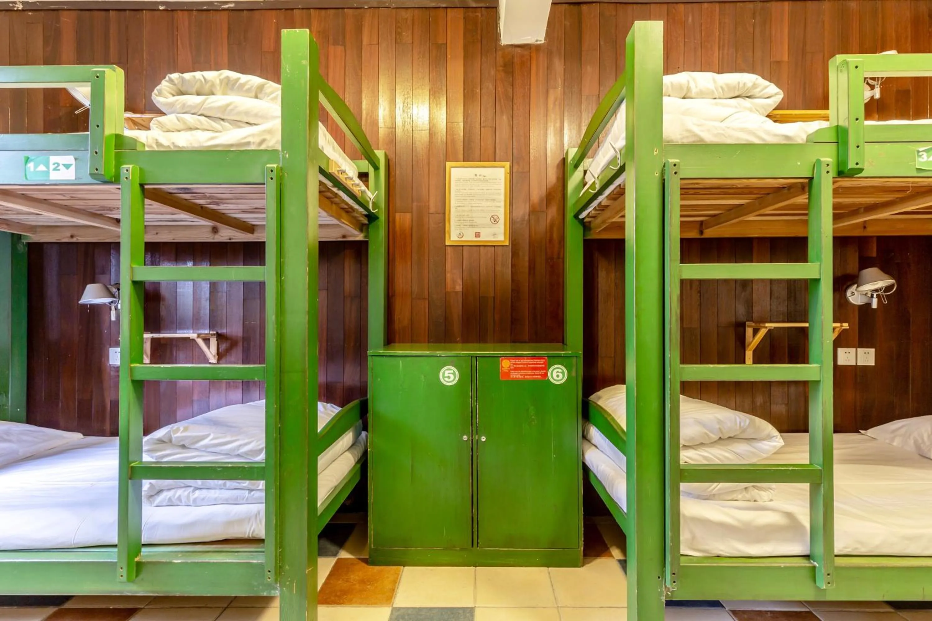 bunk bed, Bed in Hofang Guest House