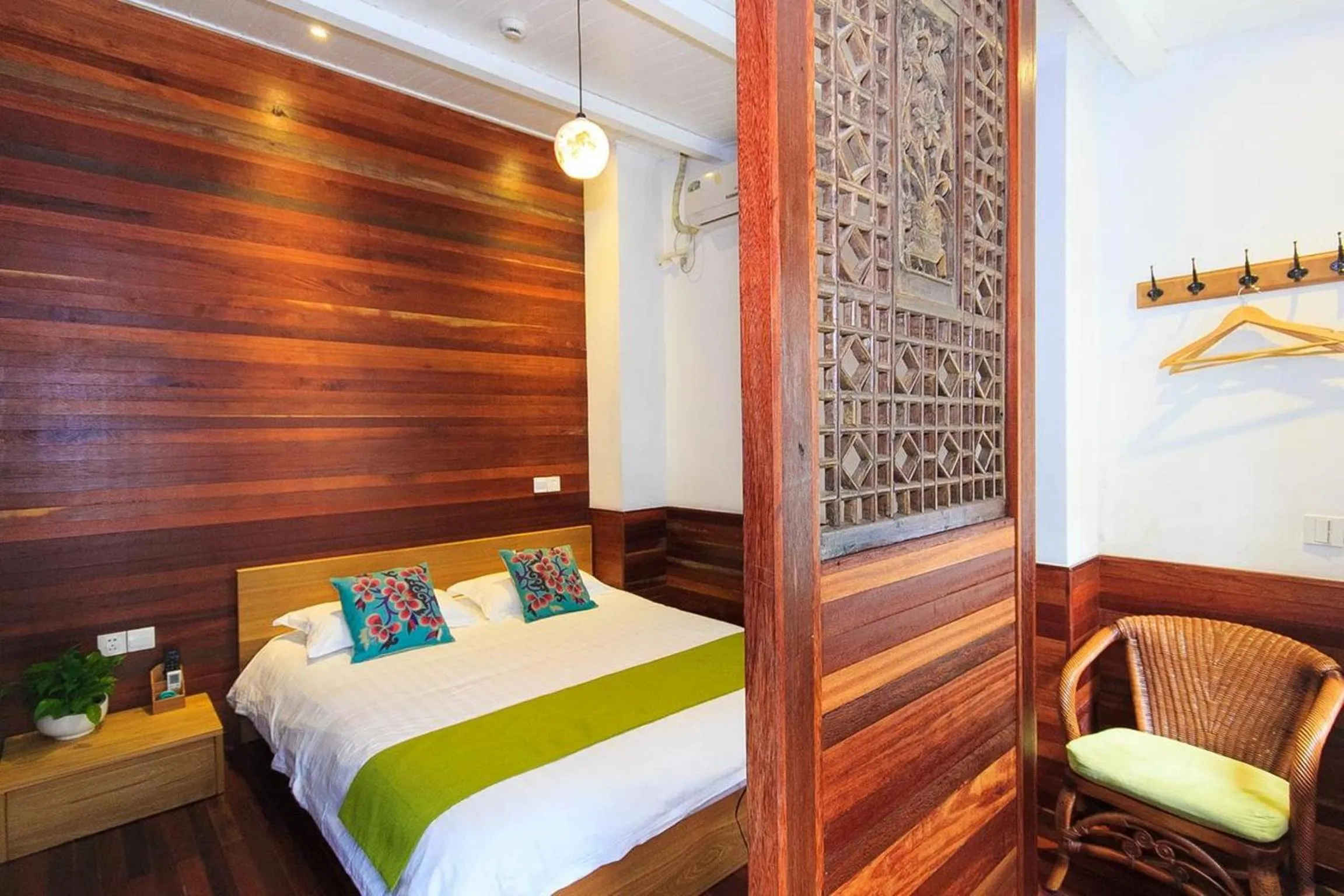 bunk bed, Bed in Hofang Guest House