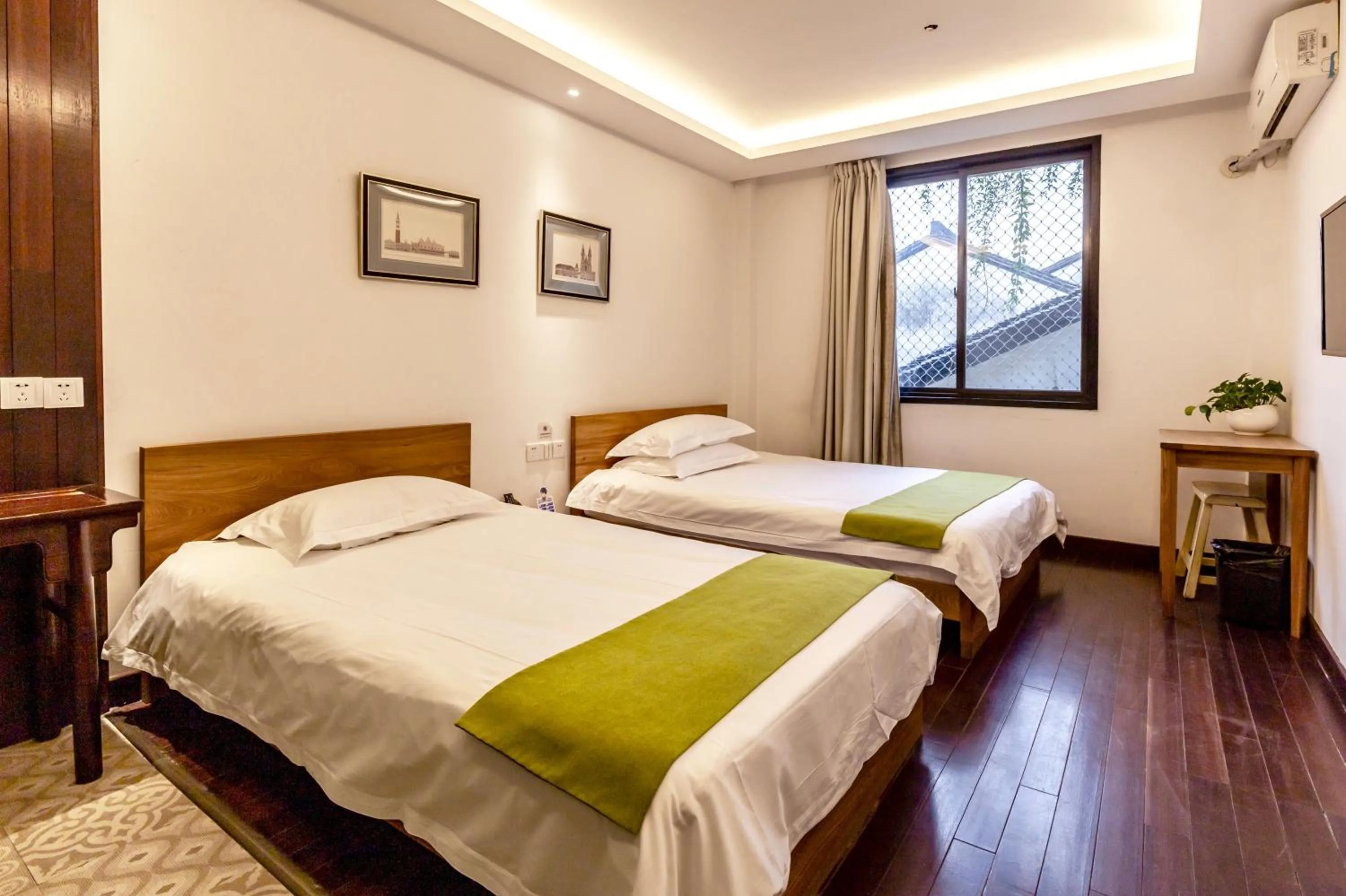 Photo of the whole room, Bed in Hofang Guest House