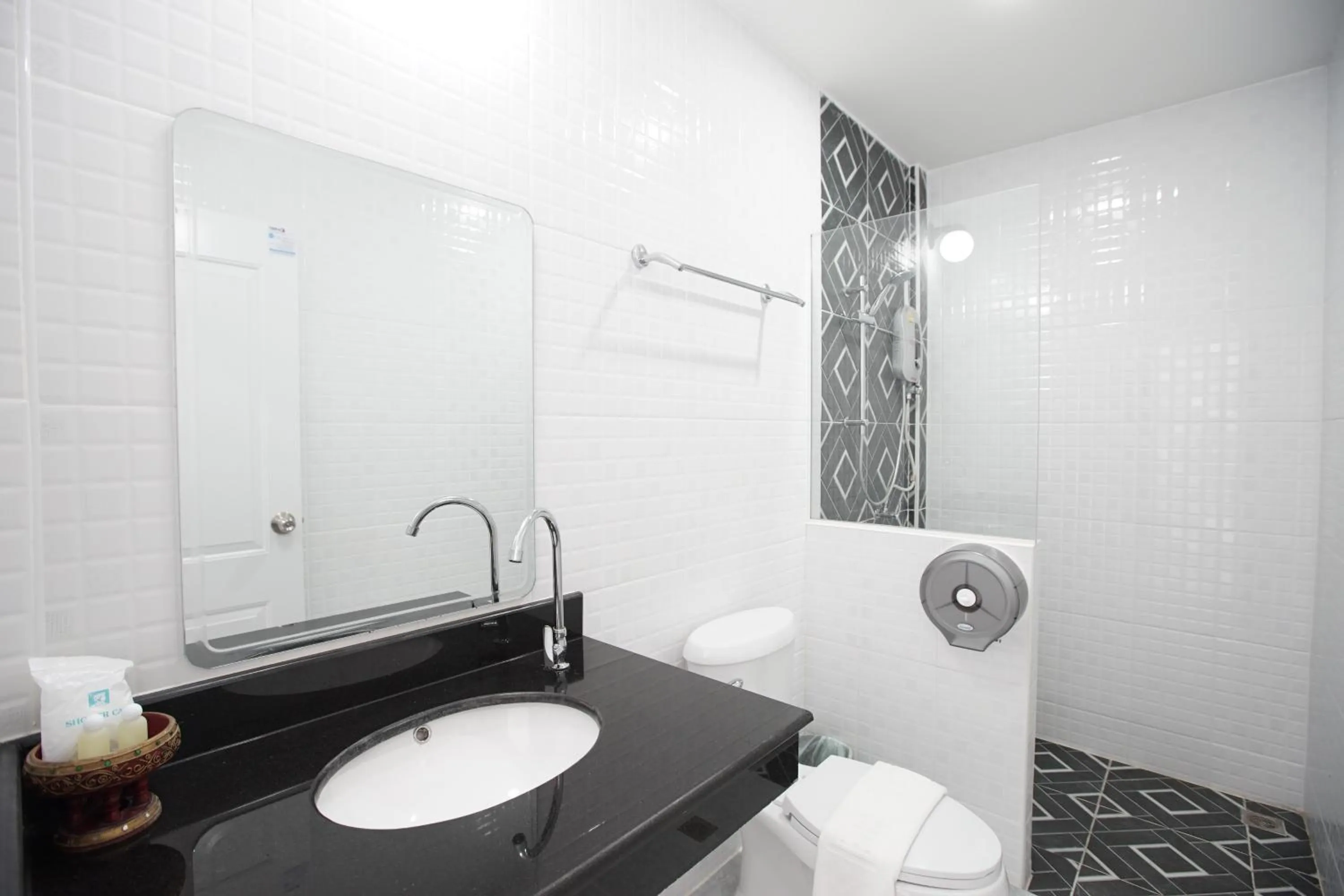 Shower in Gusto House