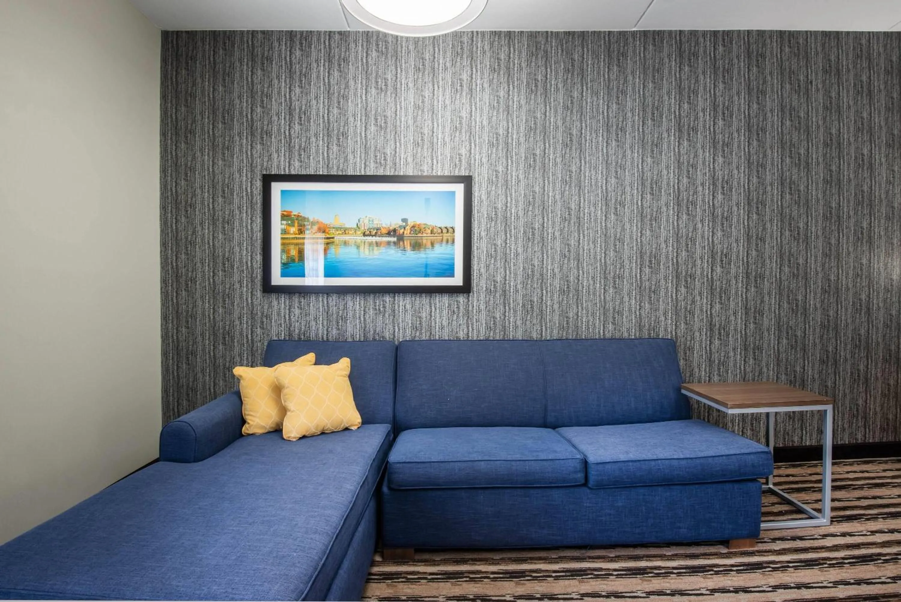 Photo of the whole room in La Quinta by Wyndham Buffalo Amherst