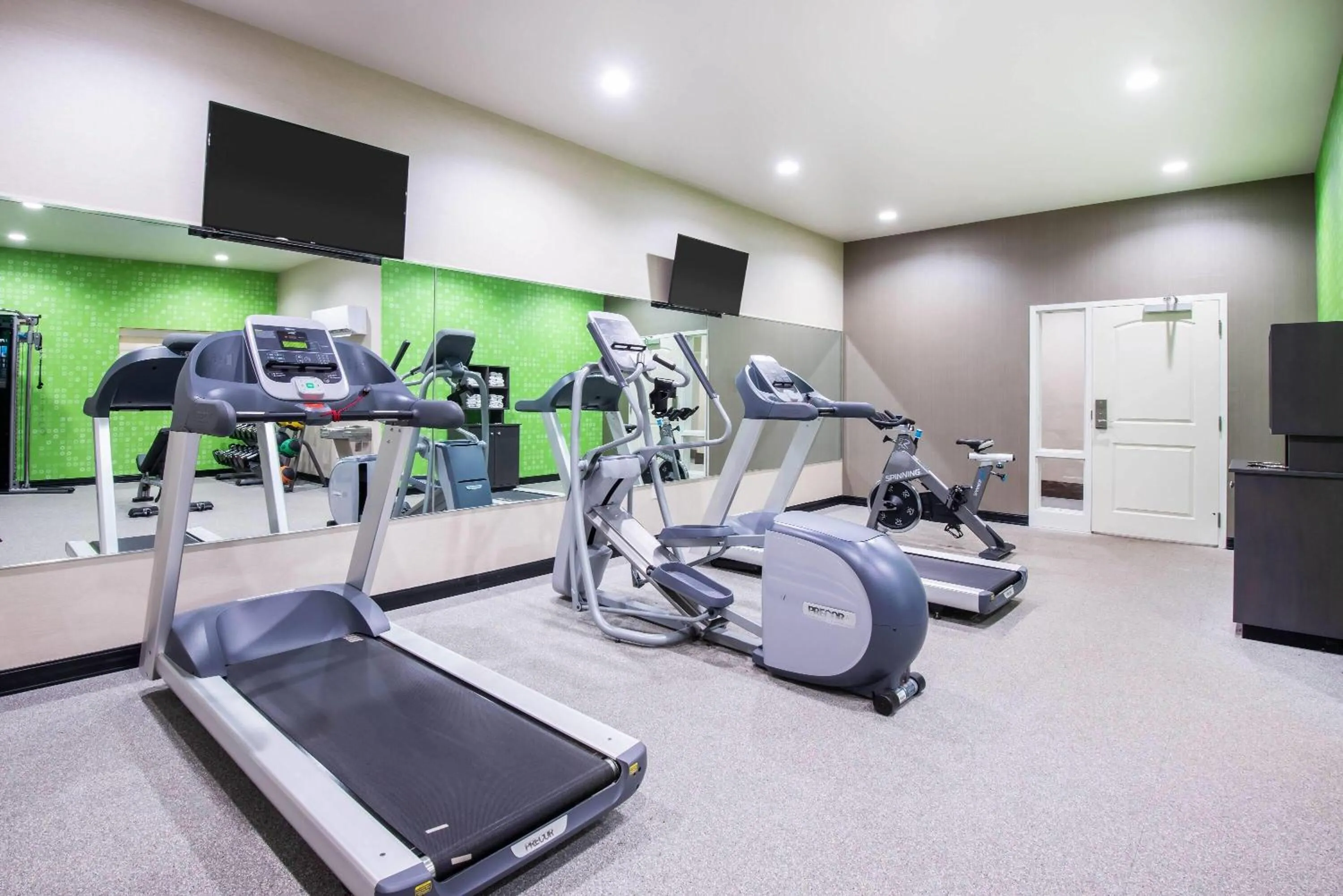 Fitness centre/facilities in La Quinta by Wyndham Buffalo Amherst