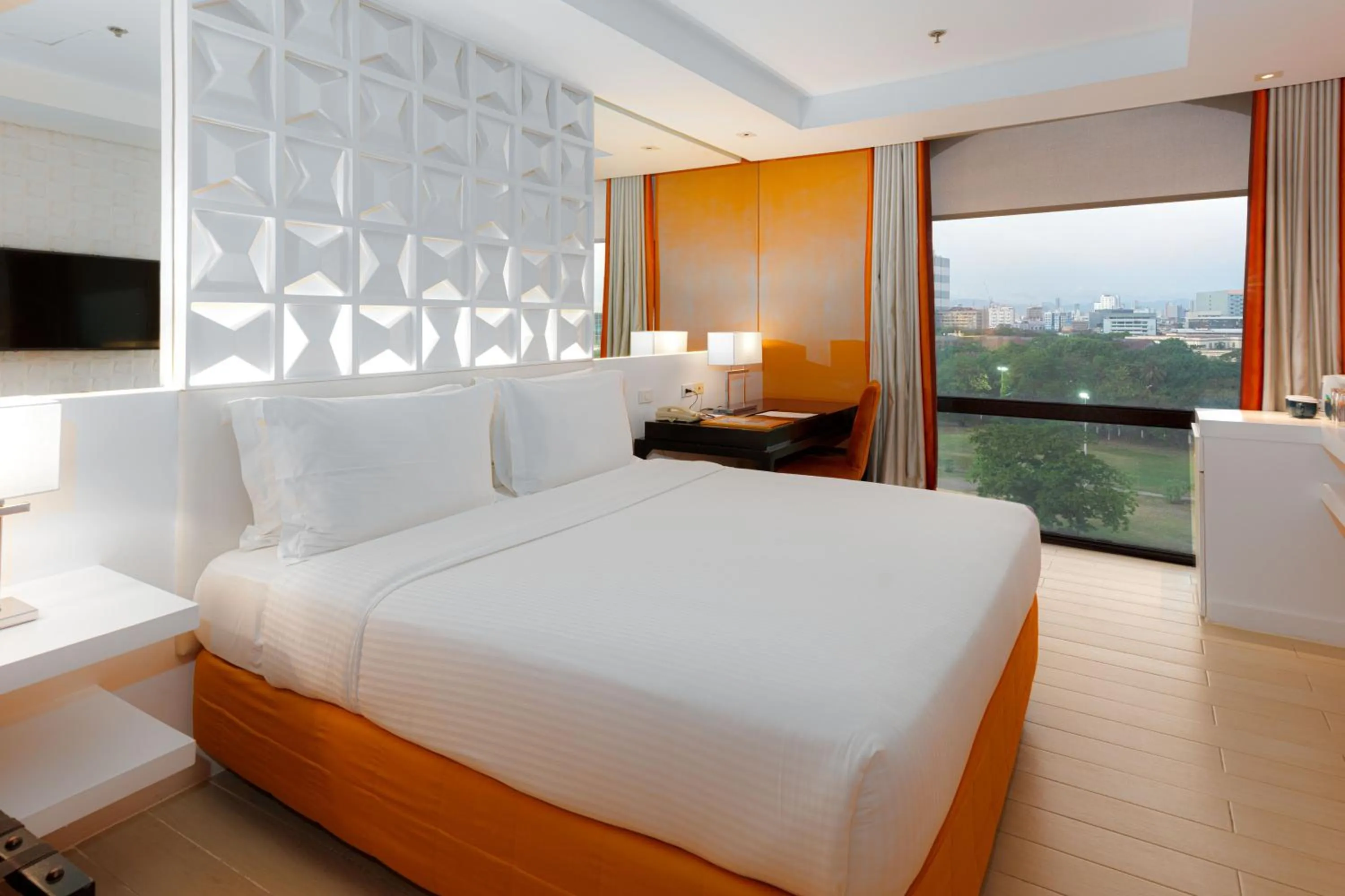 Bedroom, Bed in The Bayleaf Intramuros