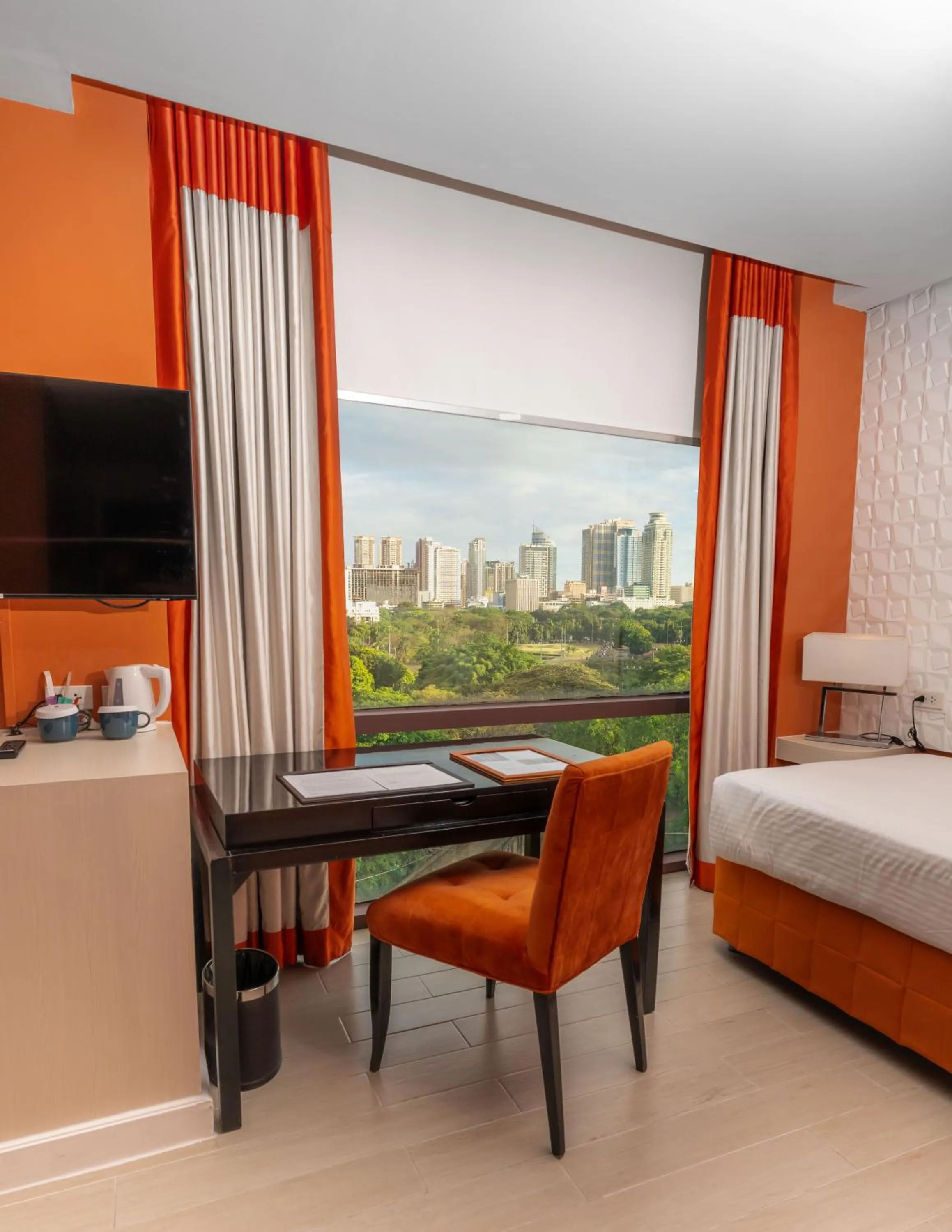 View (from property/room), Bed in The Bayleaf Intramuros