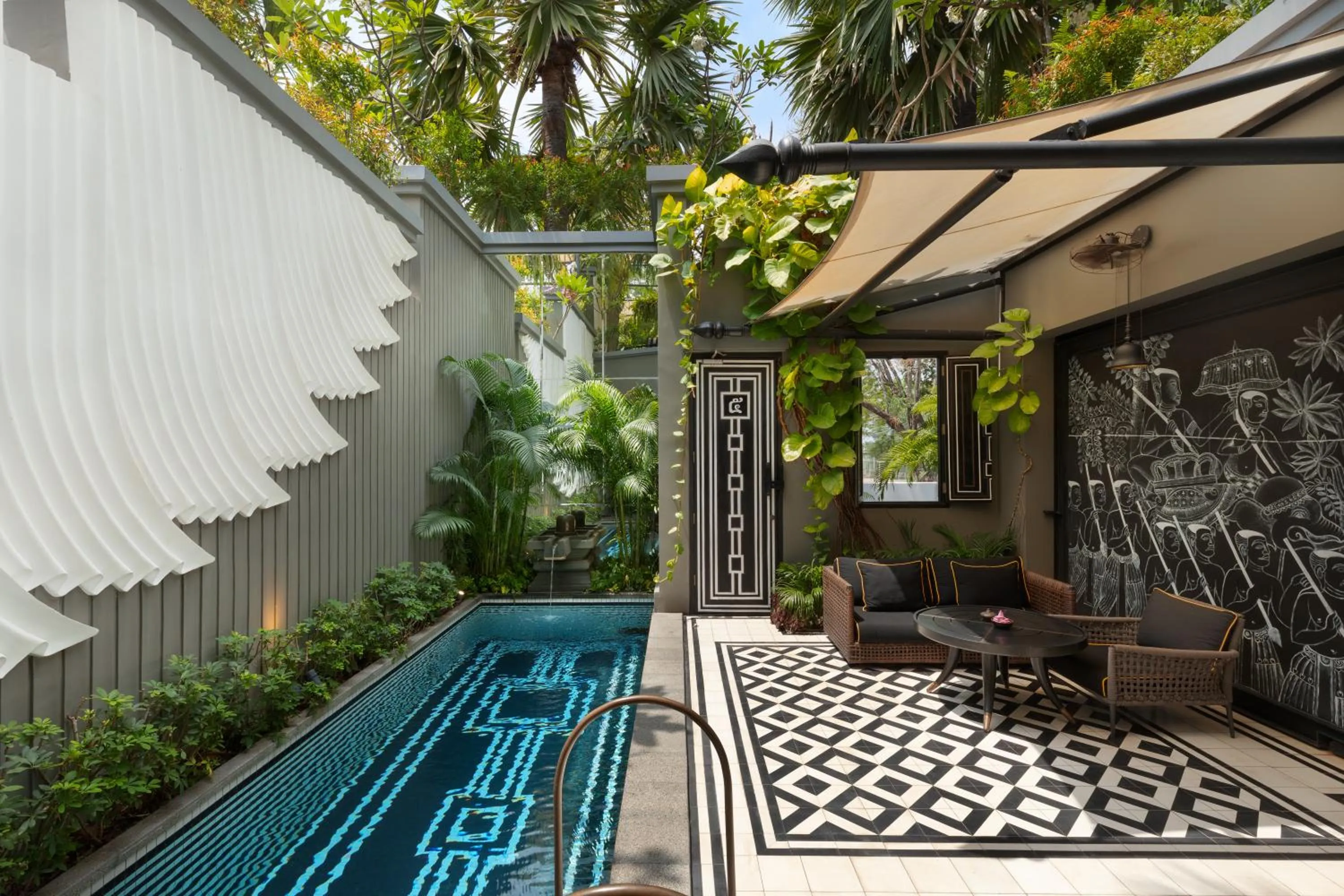 Swimming pool in Shinta Mani Angkor