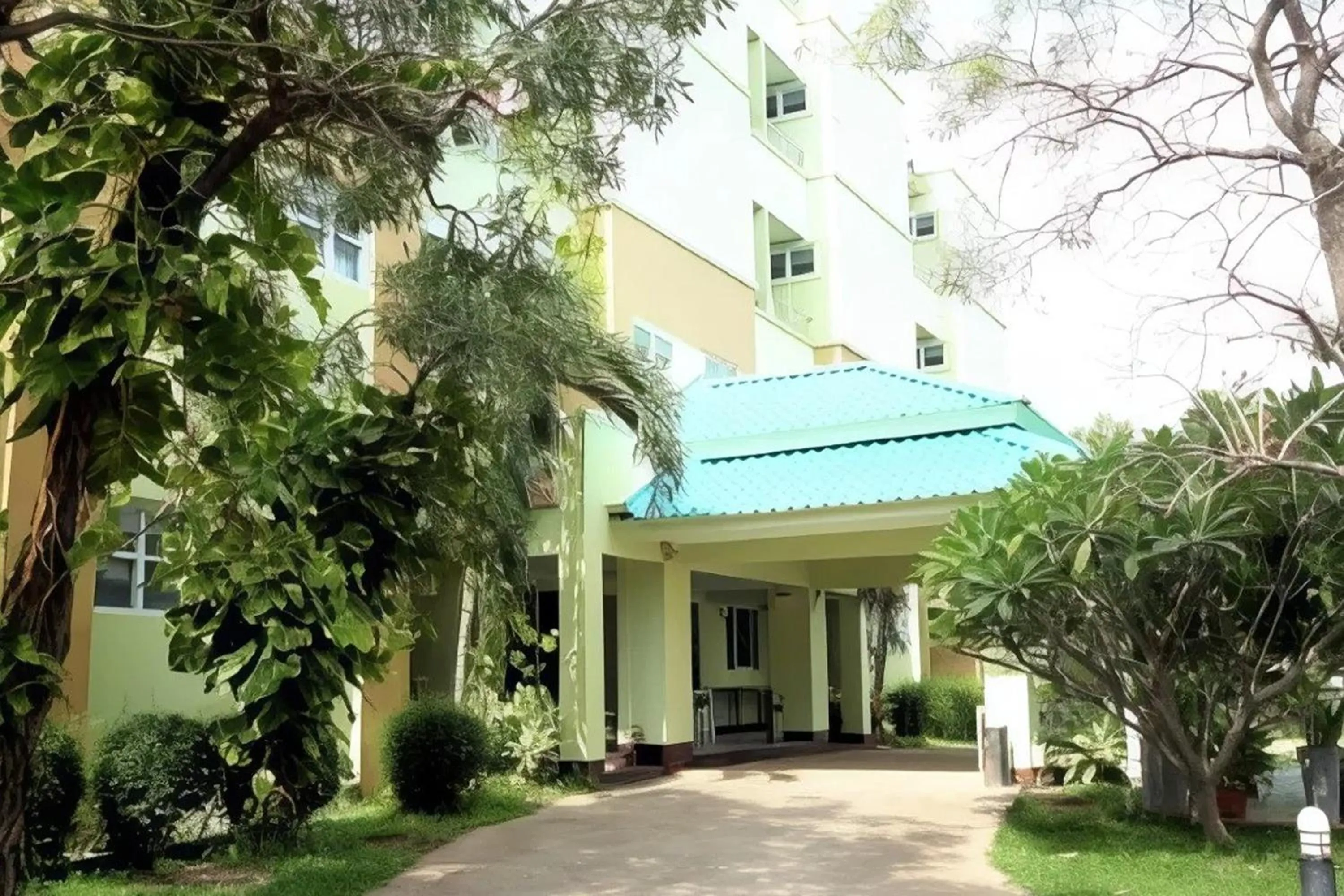 Property building in Udoncabana