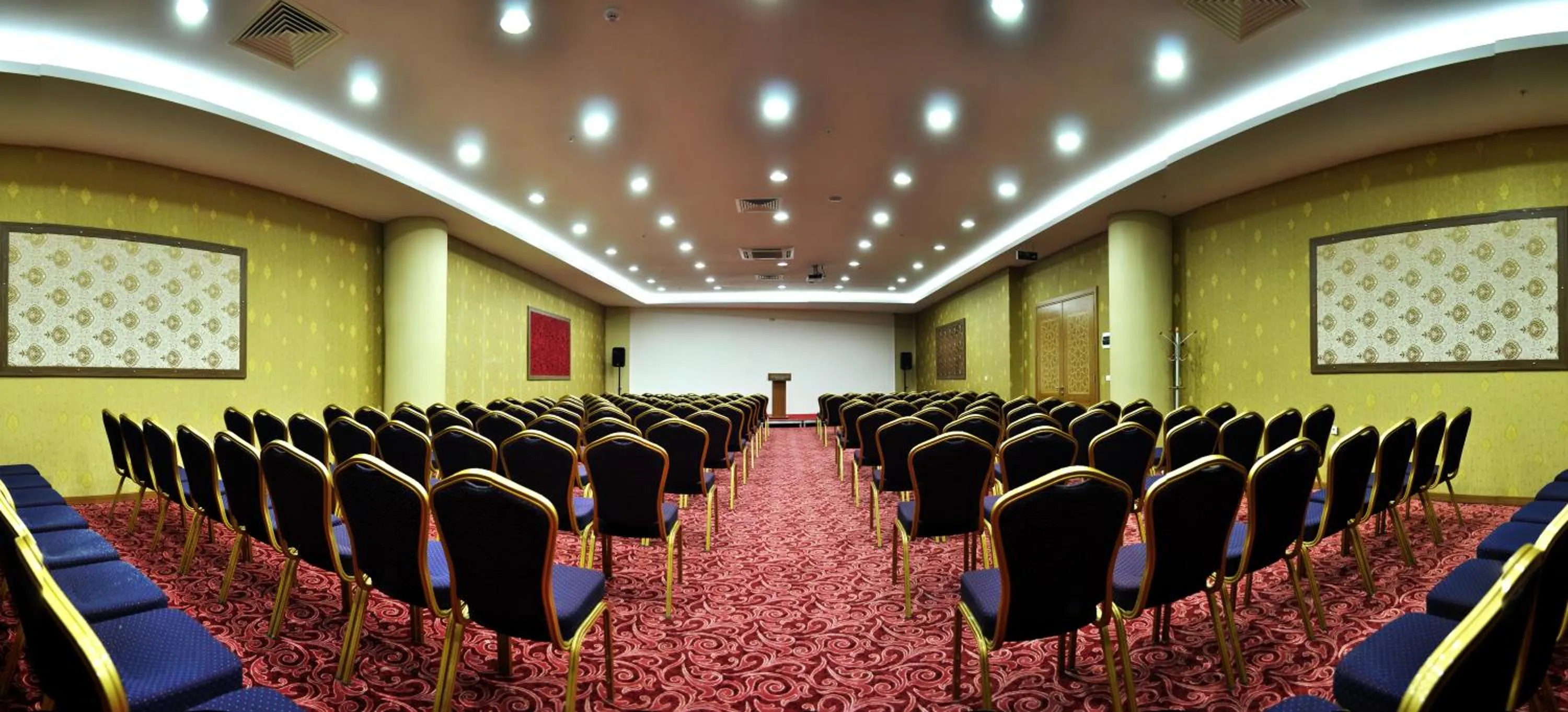 Banquet/Function facilities in Demosan Hotel