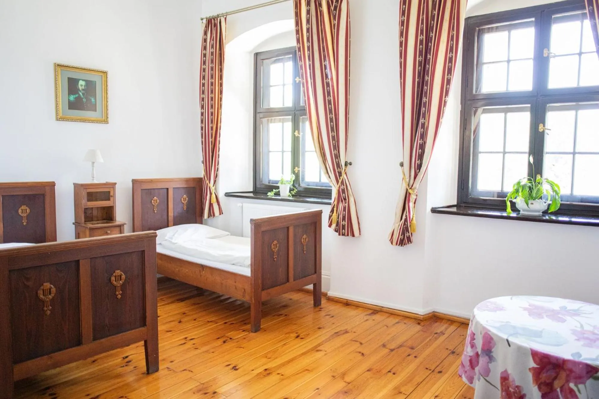 Bed in Pałac Krobielowice