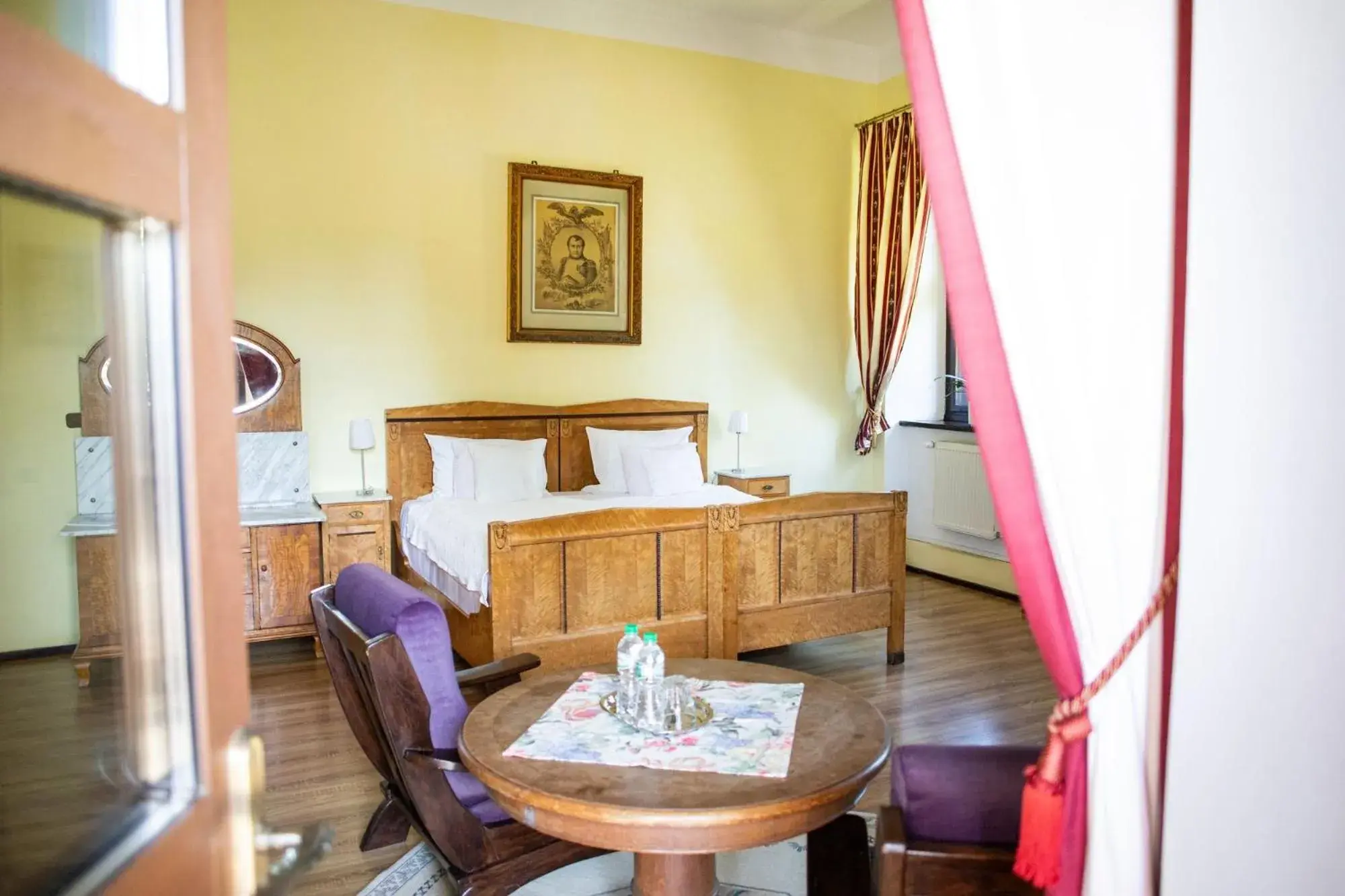 Apartment with Park View in Pałac Krobielowice Apartment with Park View in Pałac Krobielowice