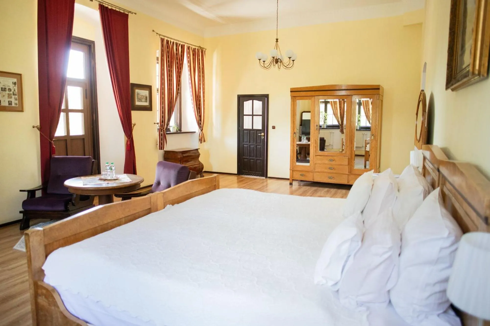 Bed in Pałac Krobielowice