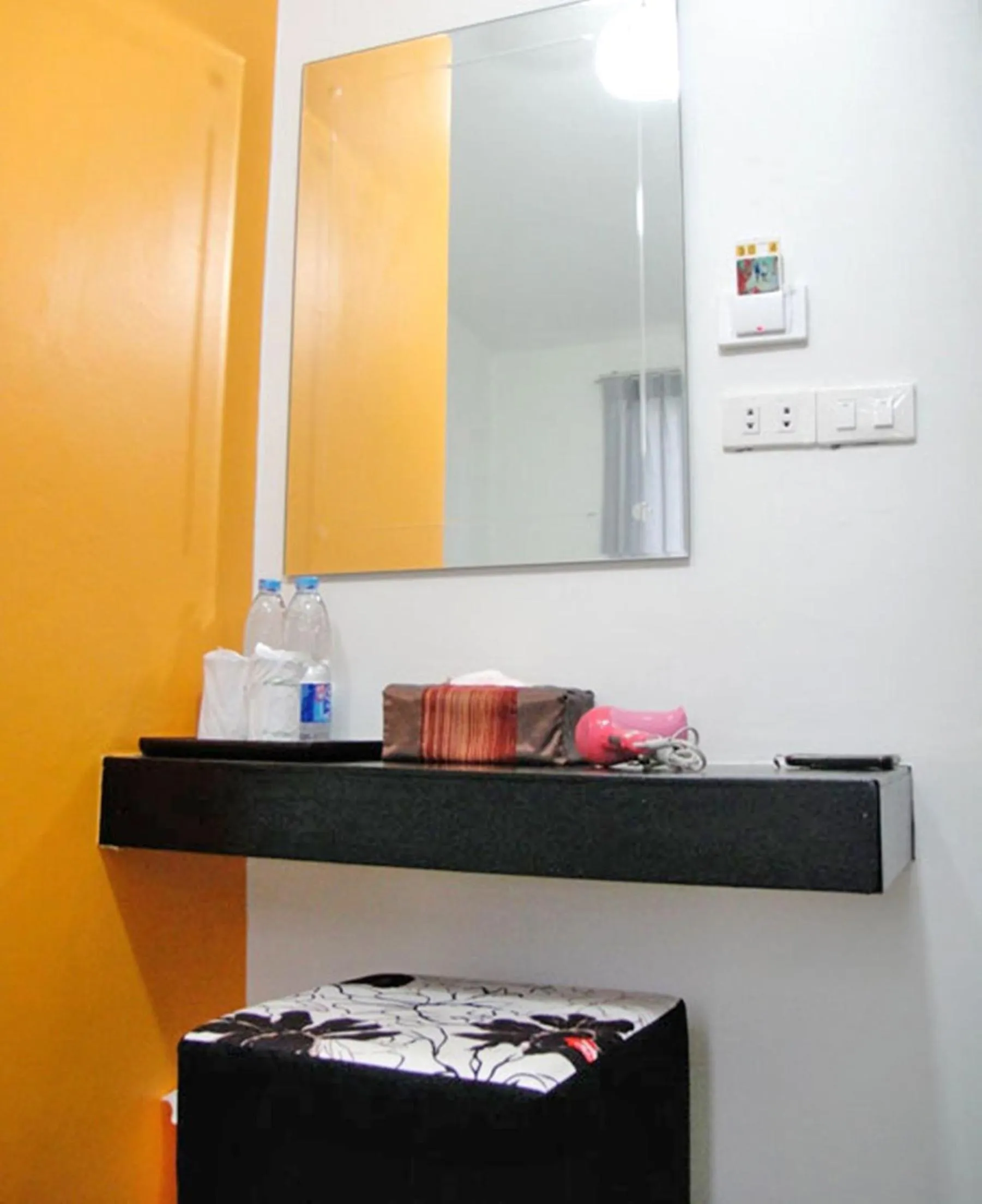 Decorative detail in Harmony Bed & Bakery