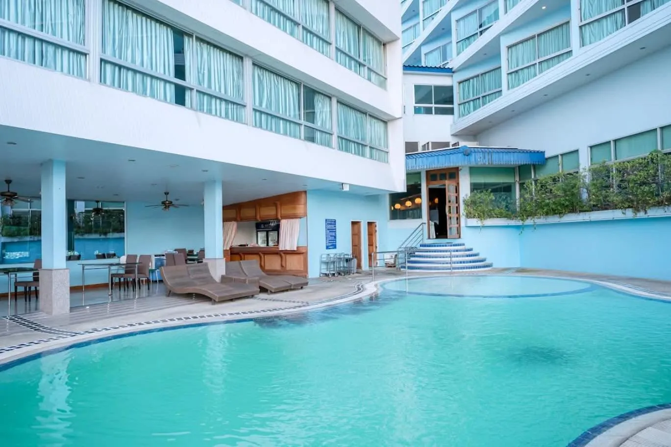 Viang Tak Riverside Hotel