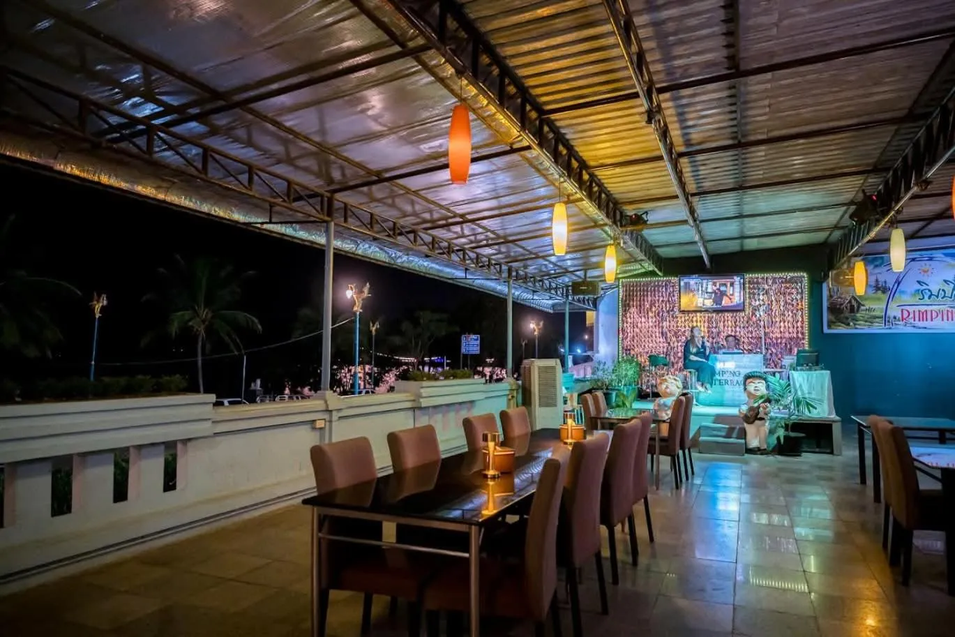 Viang Tak Riverside Hotel